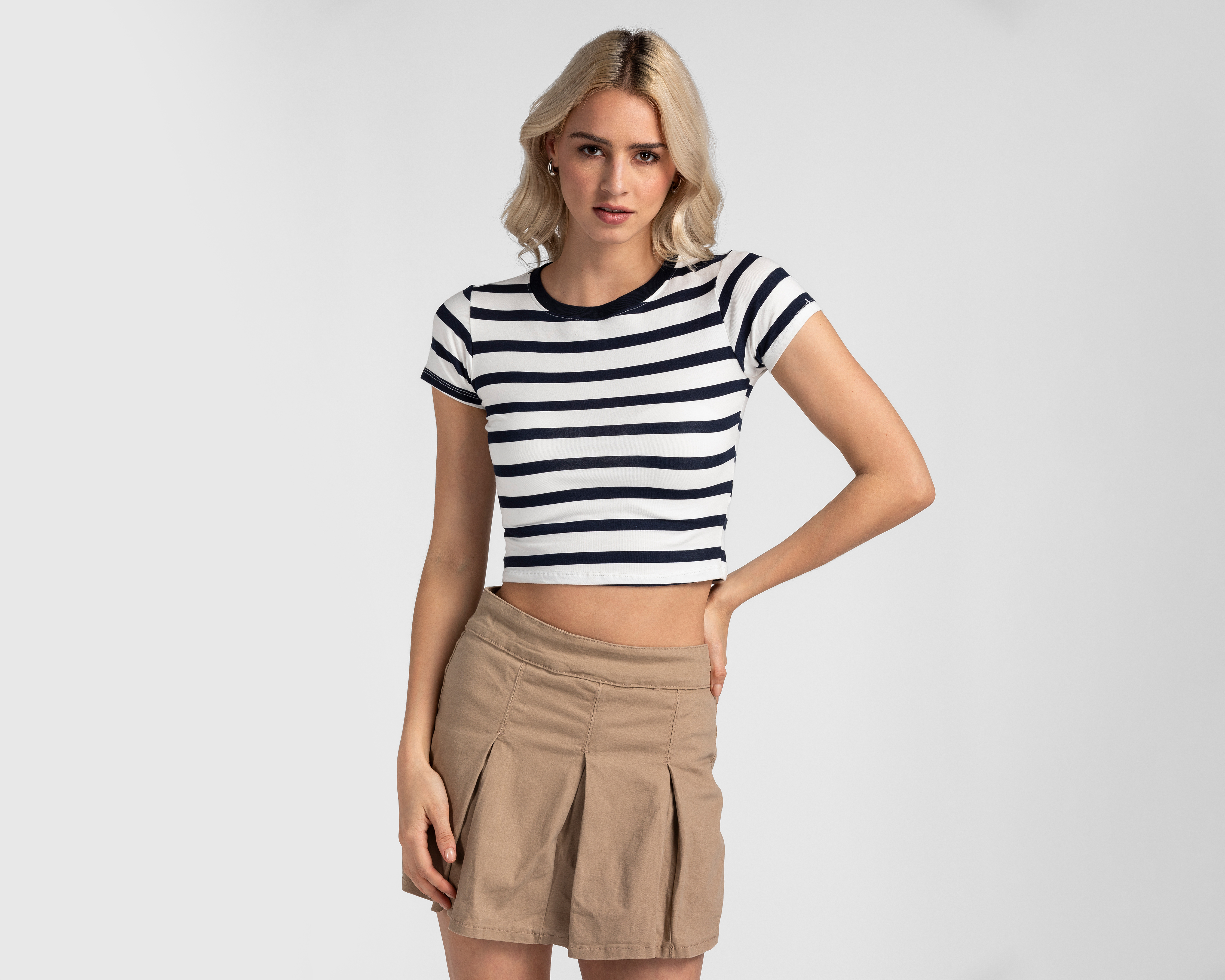 Foto 2 pulgar | Foto 1 | Playera Blanca Refill Juvenil