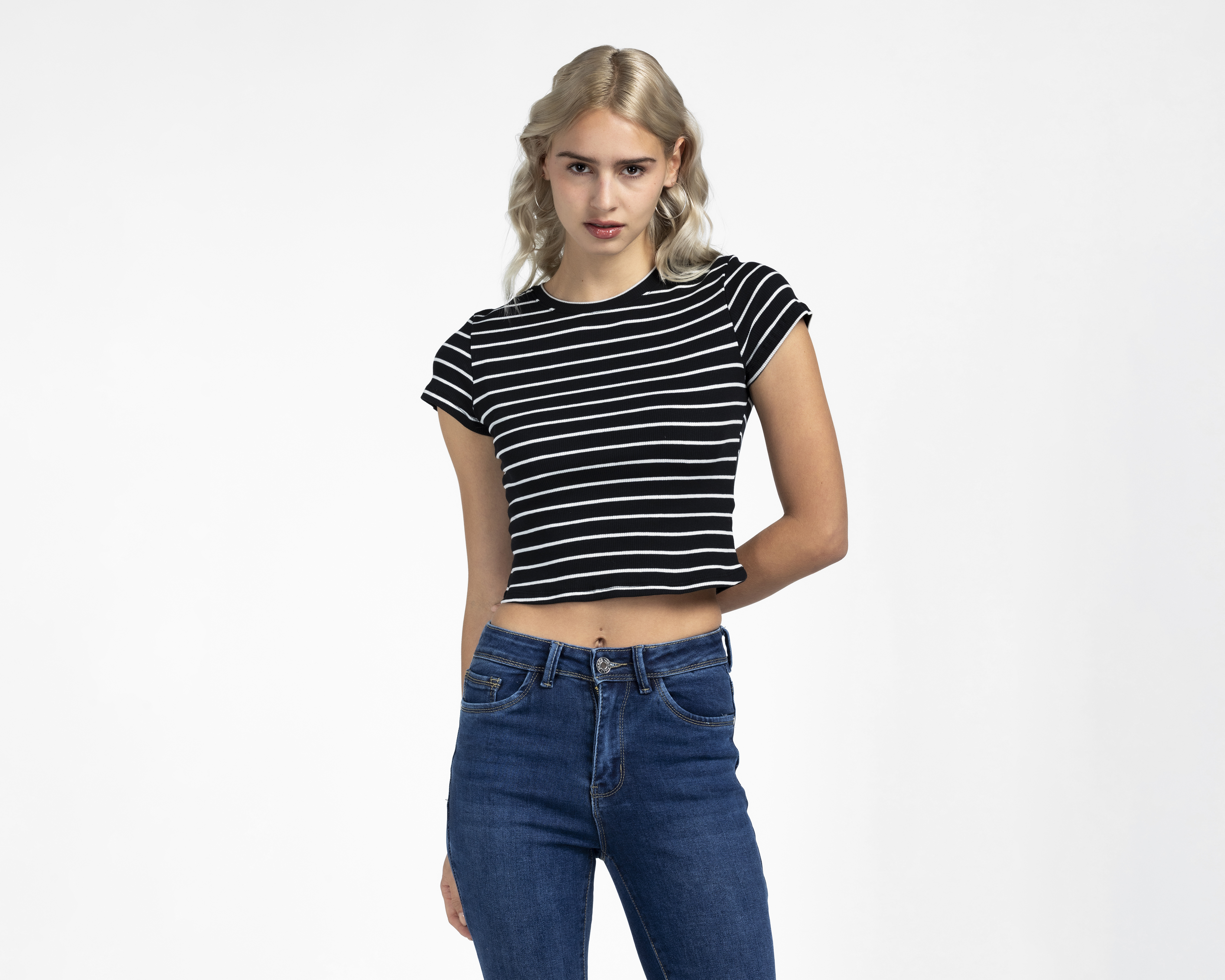 Playera Cuello Redondo Negra Refill para Mujer