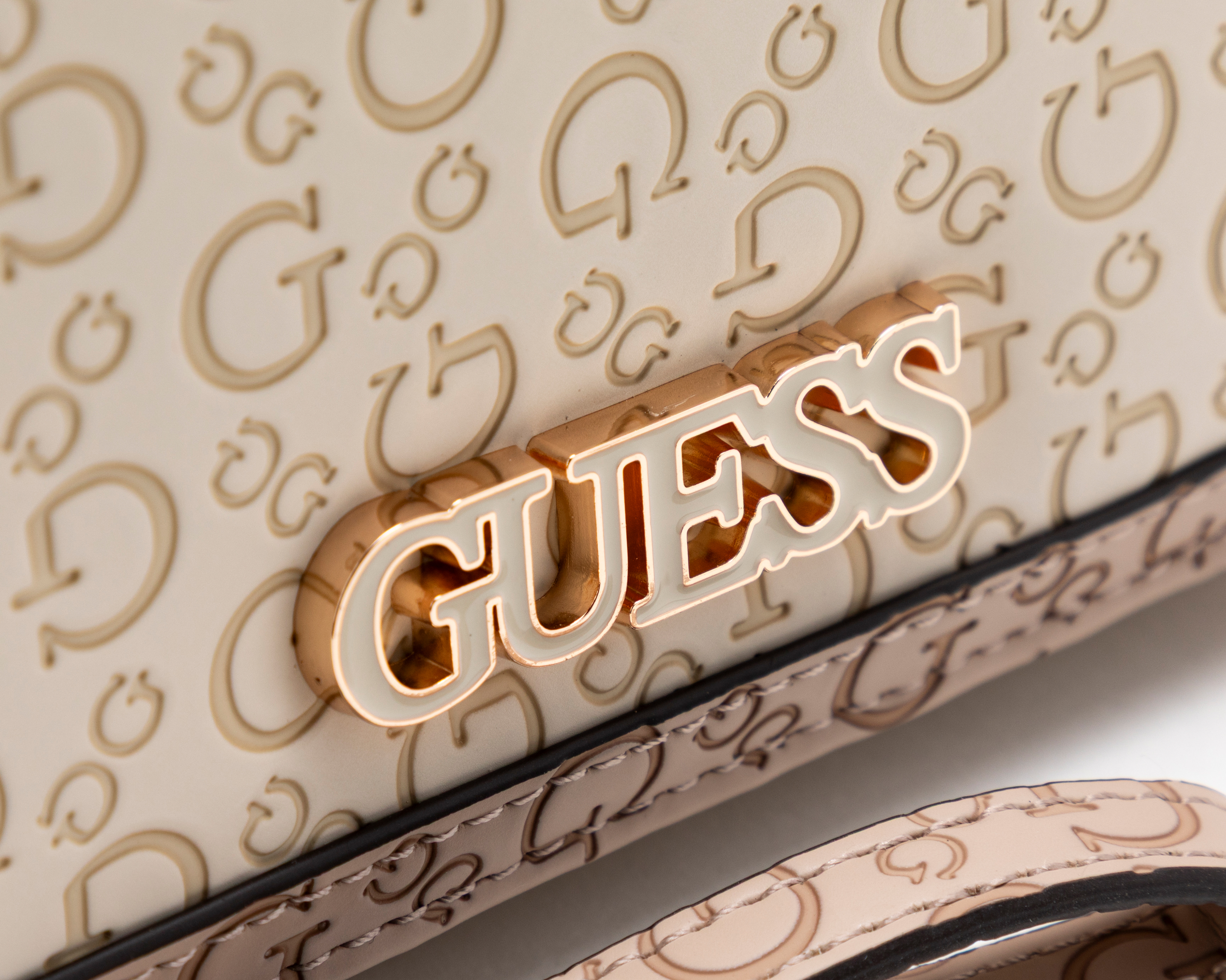 Foto 6 pulgar | Foto 5 | Cartera para Mujer Guess con Asa