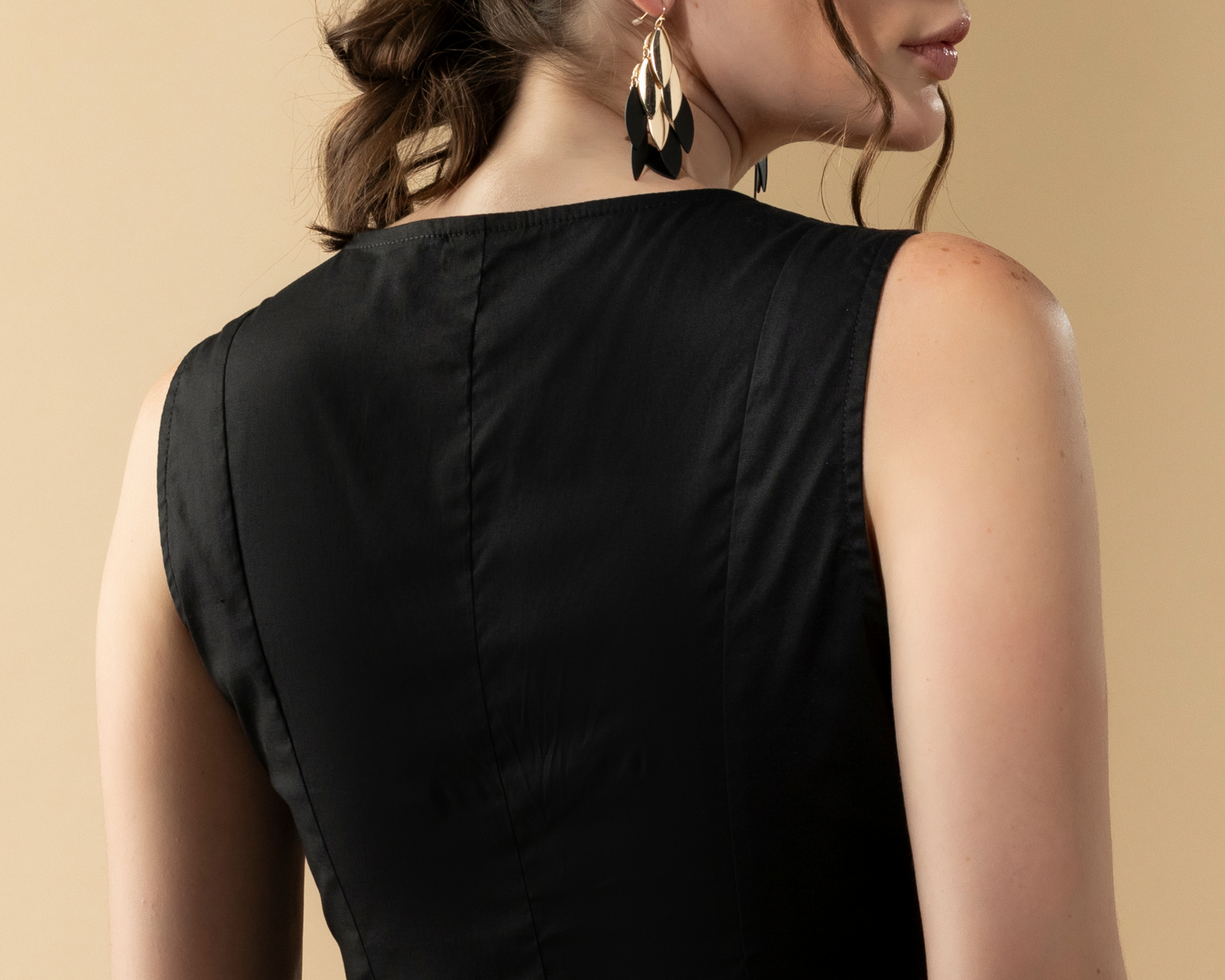 Foto 5 | Foto 5 | Blusa sin Mangas Cuello V con Pinzas Peplum Sahara By Antonio Gutierrez para Mujer