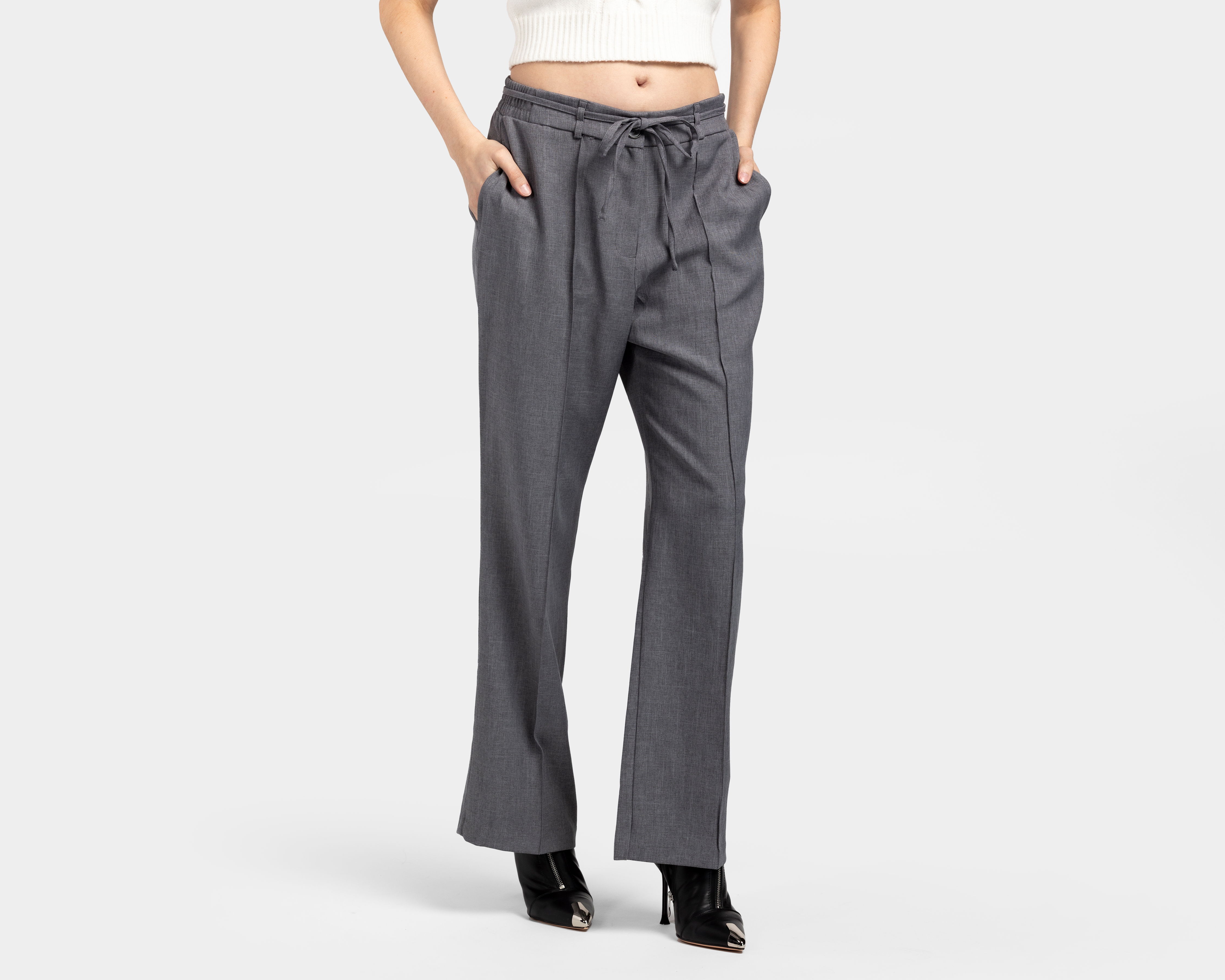 Foto 2 pulgar | Foto 1 | Pantalón de Vestir Sahara Gris para Mujer
