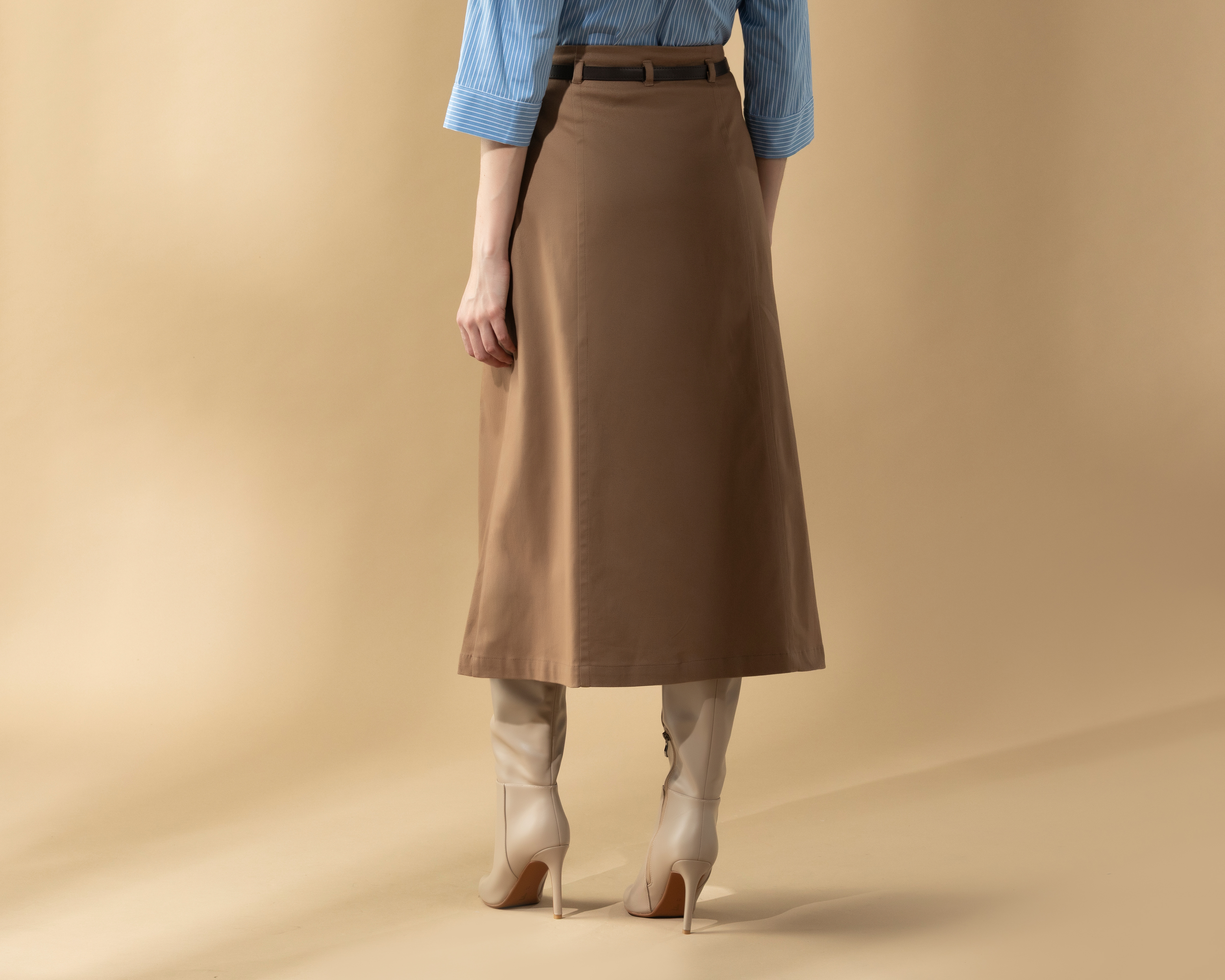 Foto 3 | Foto 3 | Falda Midi Gabardina Corte Lapiz con Cinturón Sahara By Antonio Gutierrez para Mujer