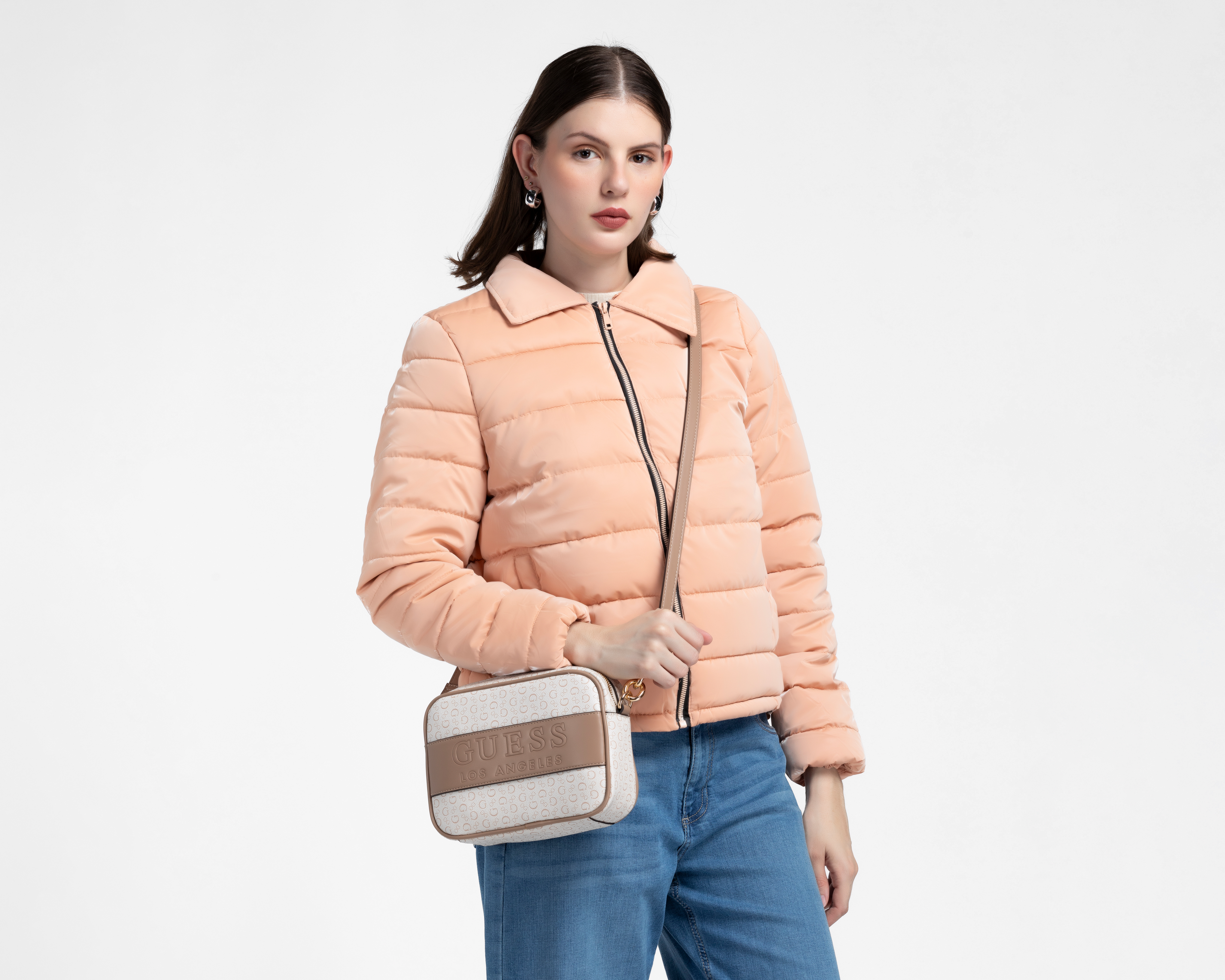 Foto 7 pulgar | Foto 6 | Bolsa Cruzada Guess