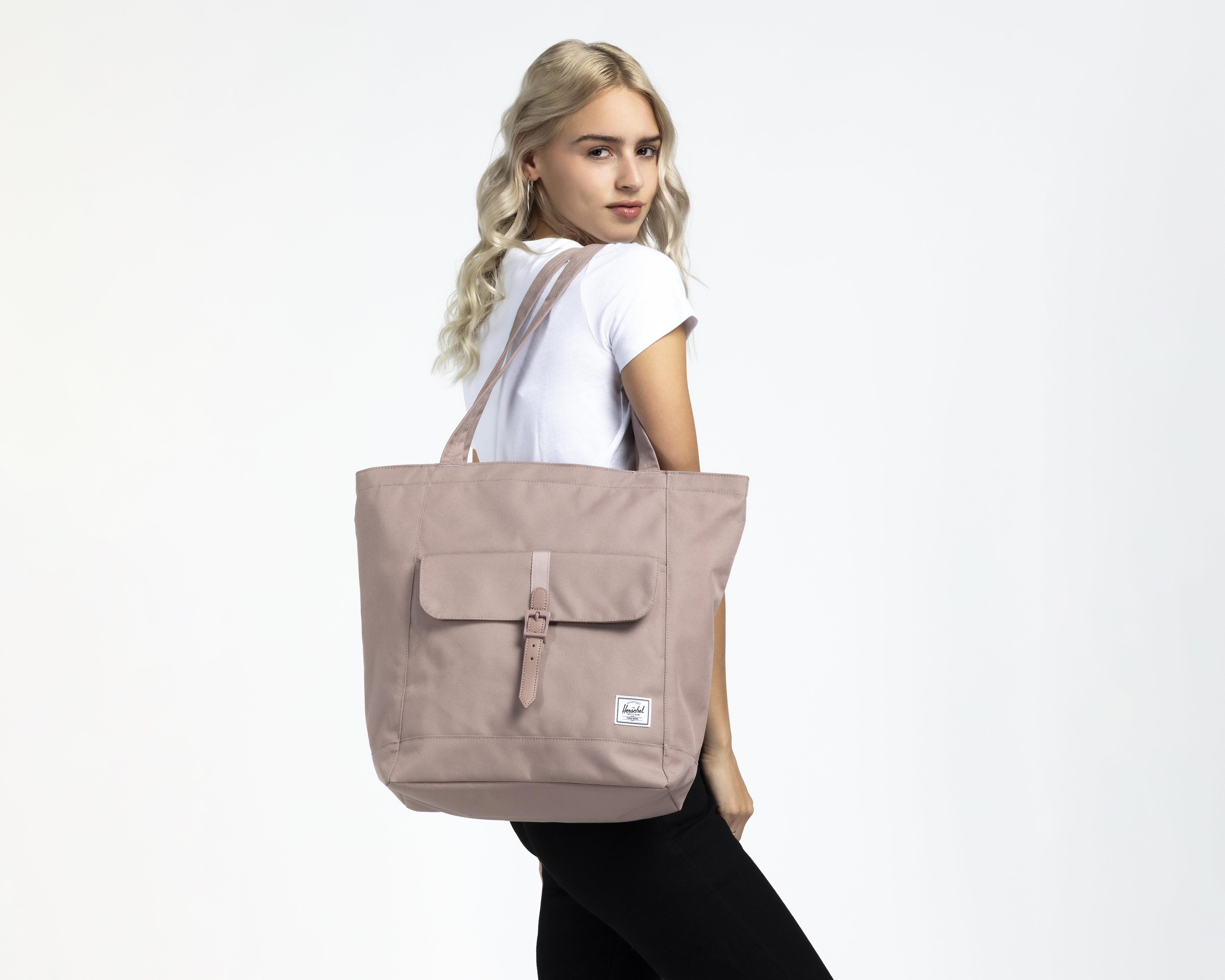 Foto 7 pulgar | Foto 6 | Bolsa de Mano Herschel