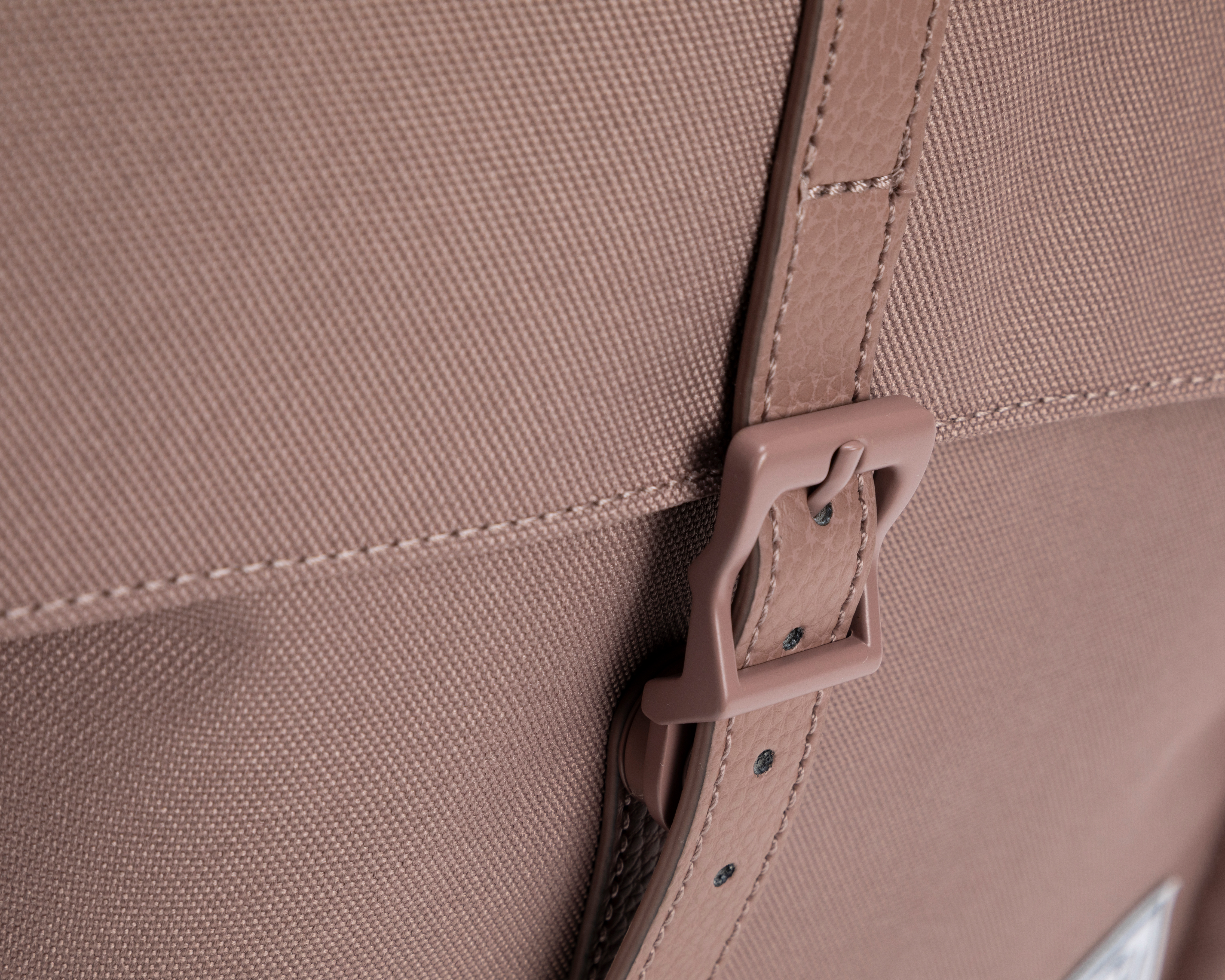 Foto 6 pulgar | Foto 5 | Mochila Herschel Rosa