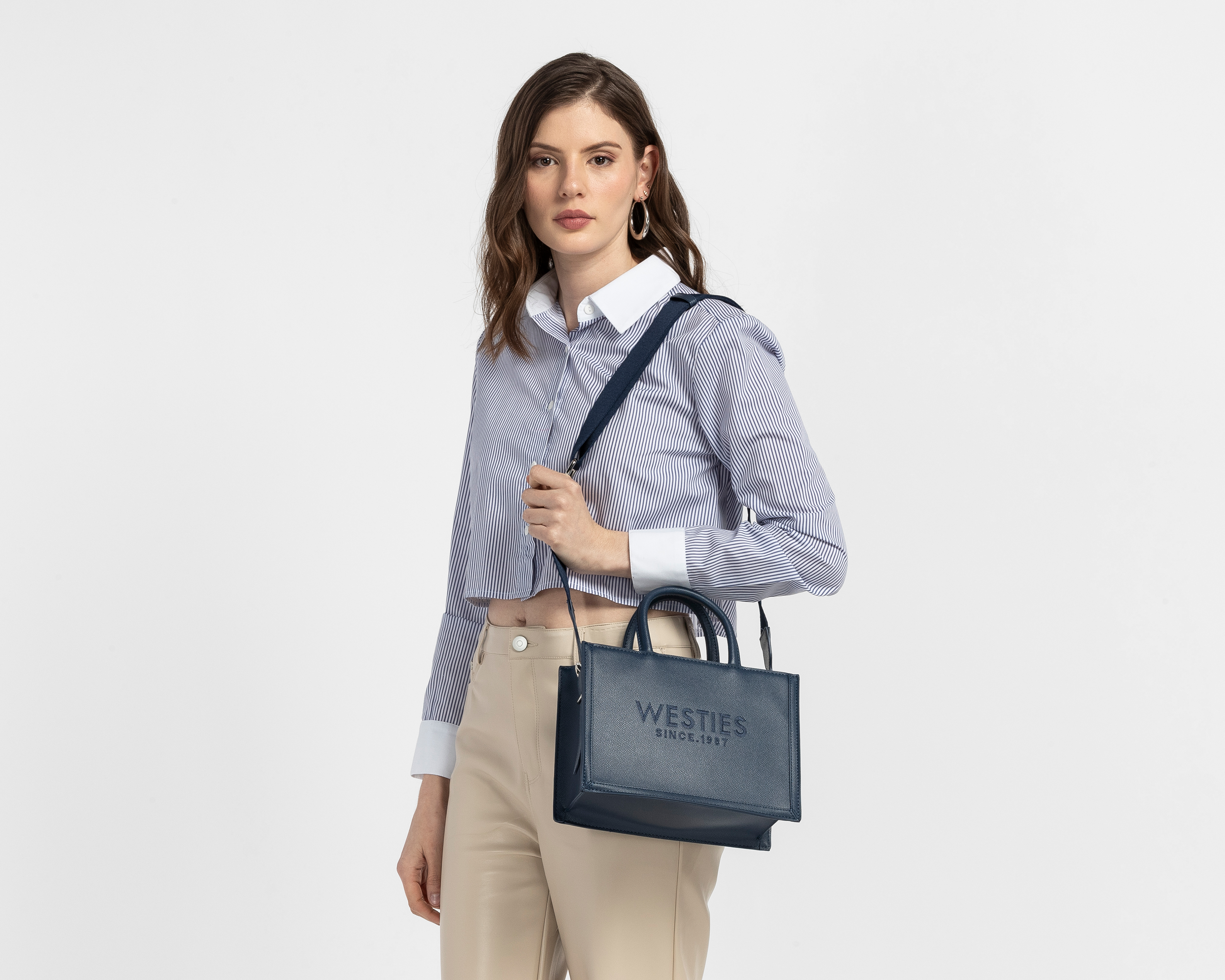 Foto 7 pulgar | Foto 6 | Bolsa de Mano Westies Nemeth con Monedero