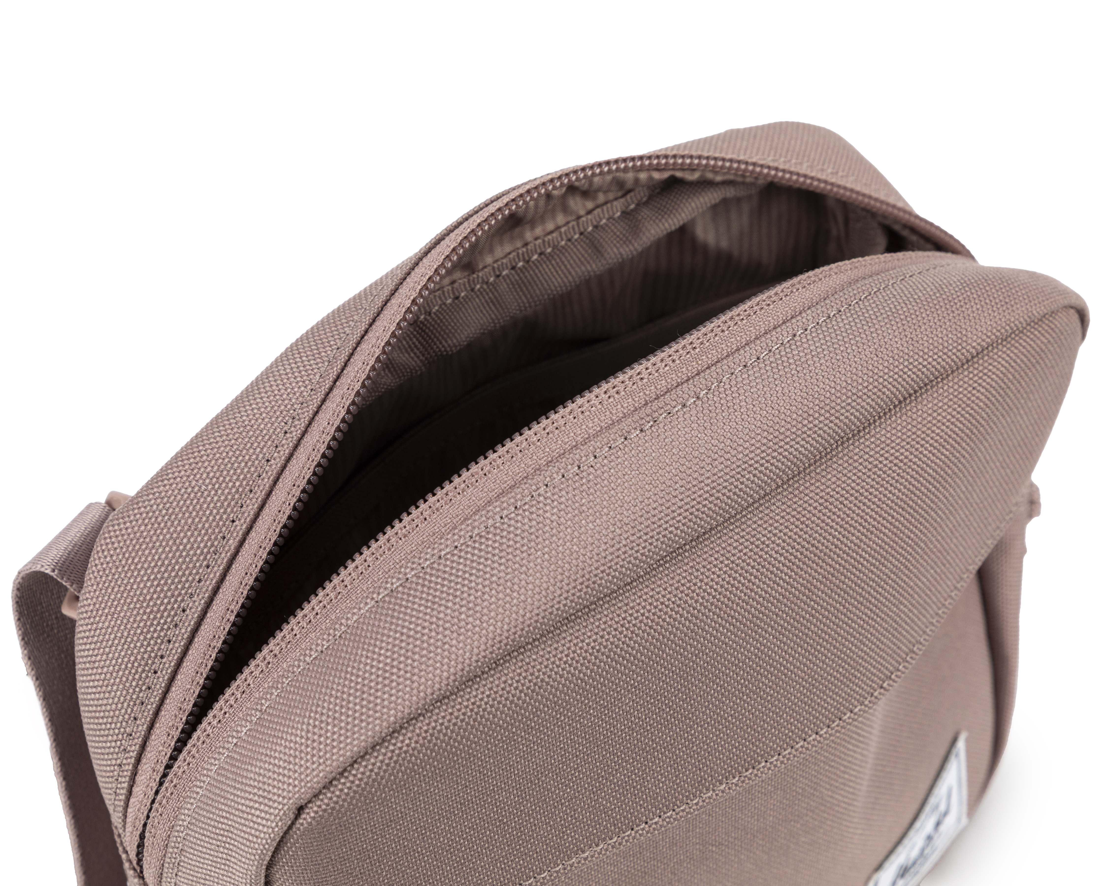 Foto 7 pulgar | Foto 6 | Bolsa Cruzada Herschel Classic