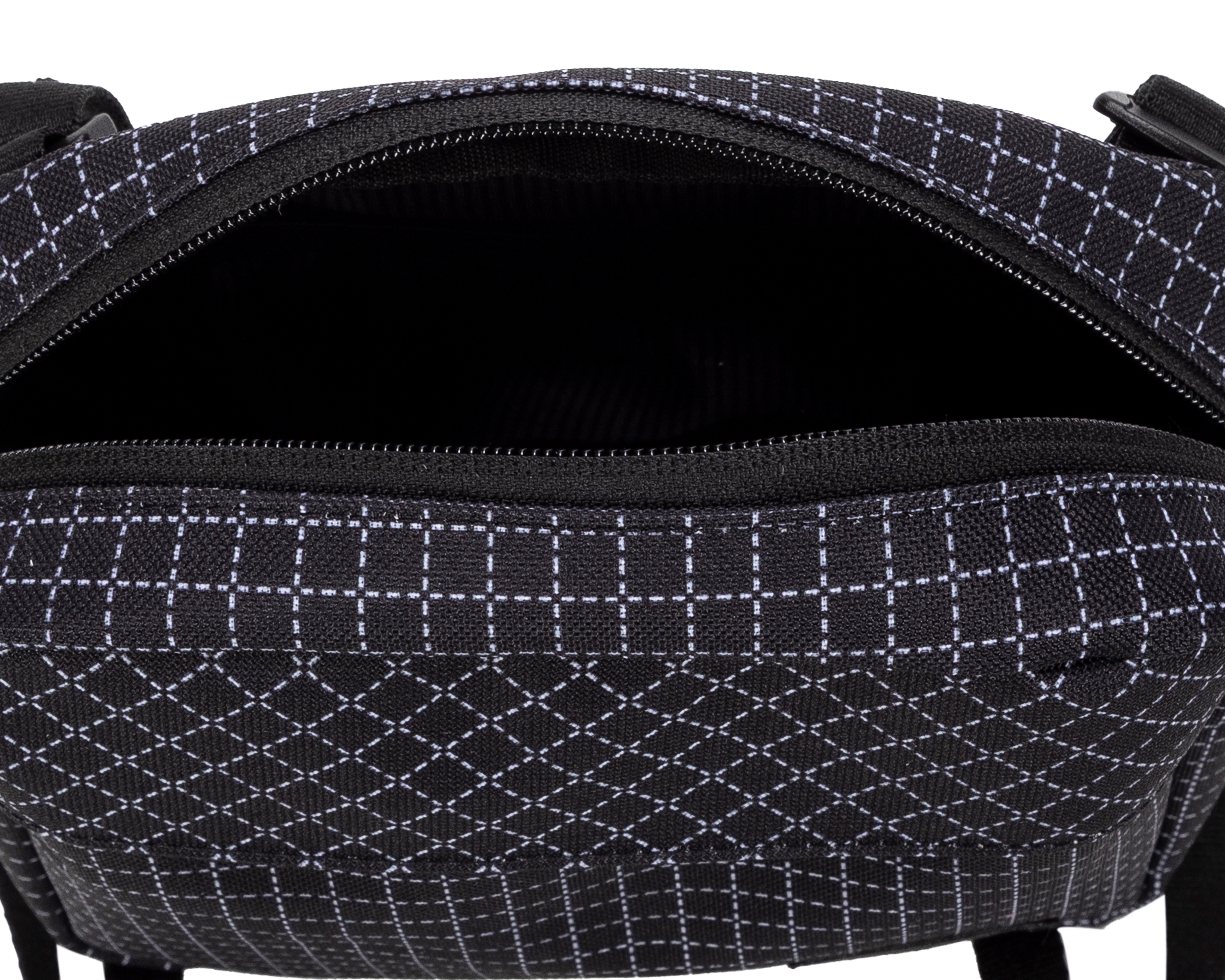 Foto 5 pulgar | Foto 4 | Bolsa Cruzada Herschel