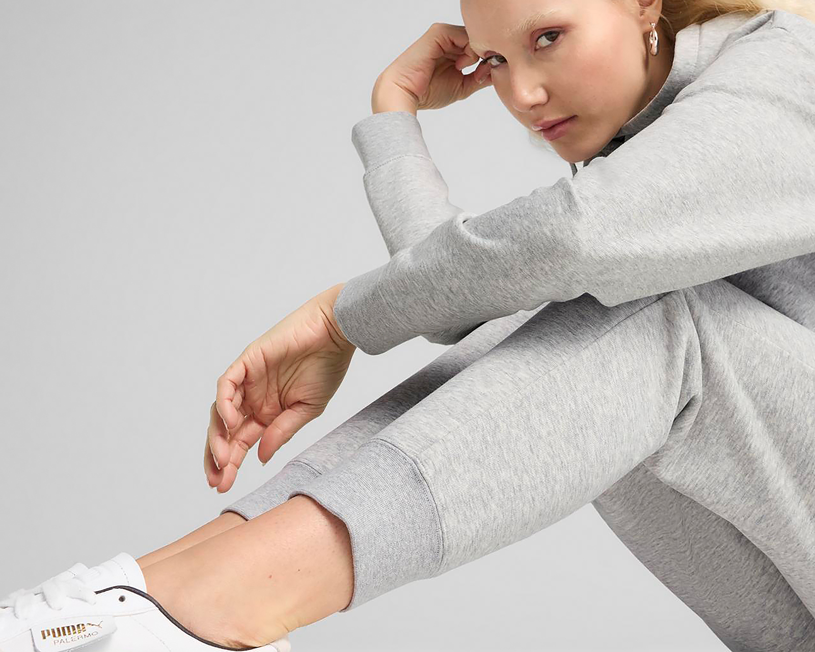 Foto 2 | Foto 2 | Pants Deportivo Puma ESS Small No. 1 para Mujer