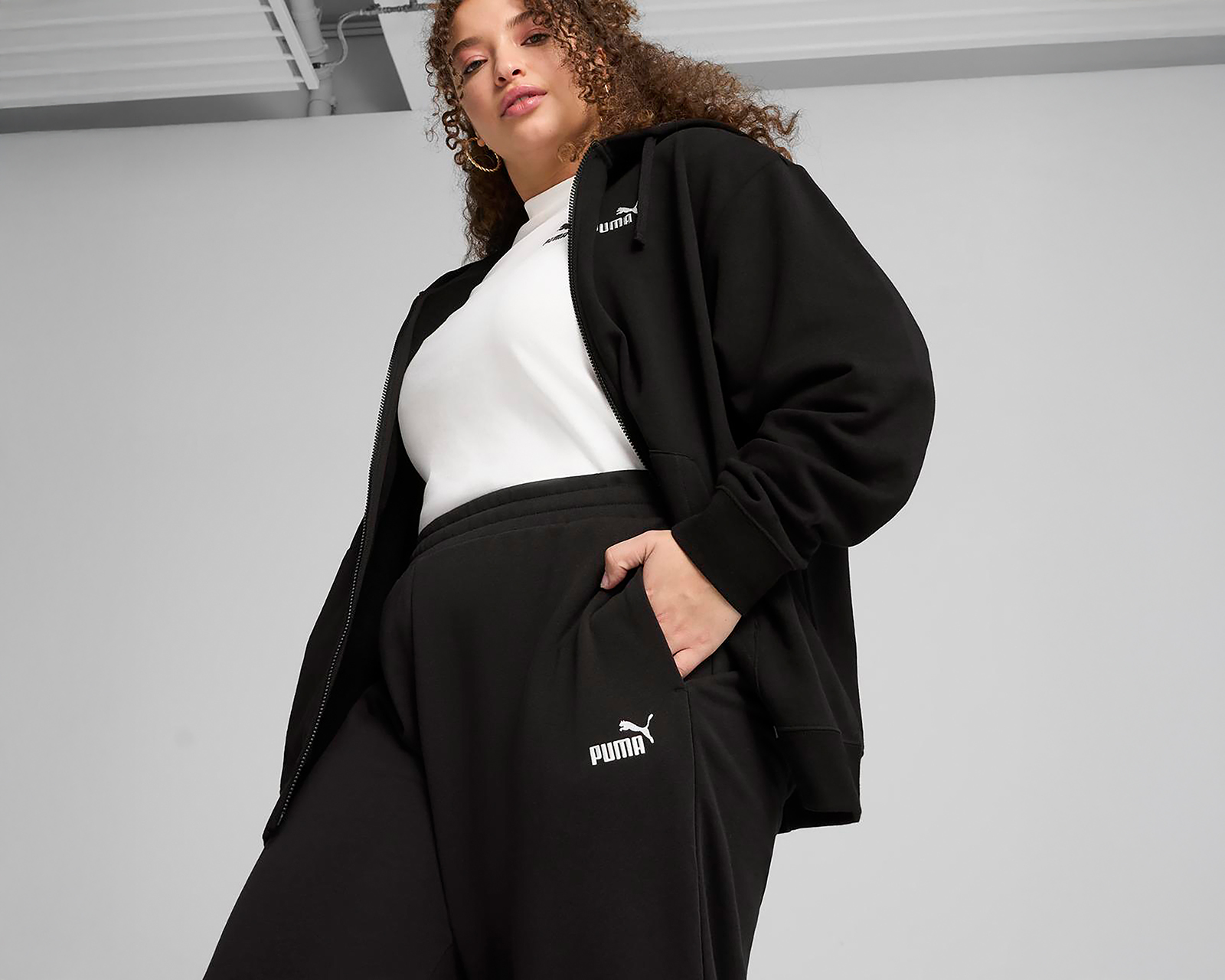 Foto 4 pulgar | Foto 3 | Pants Deportivo Puma Essentials para Mujer