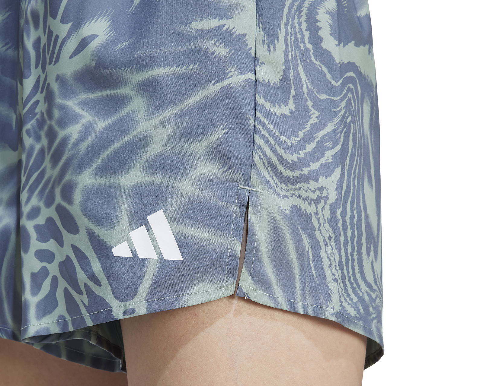 Foto 4 pulgar | Foto 3 | Short de Entrenamiento Adidas Climcool para Mujer