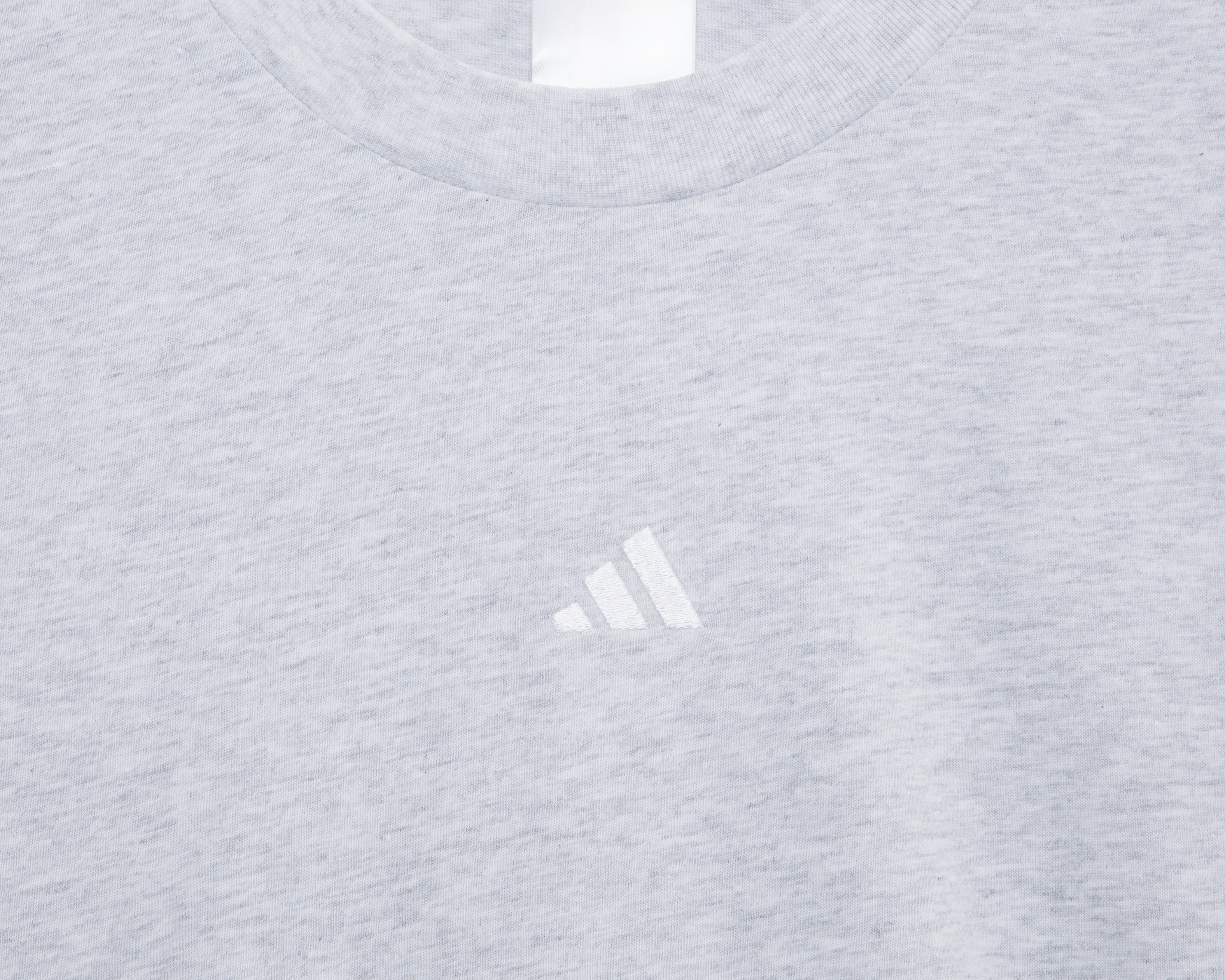 Foto 4 pulgar | Foto 3 | Playera Deportiva Adidas Essentials para Mujer