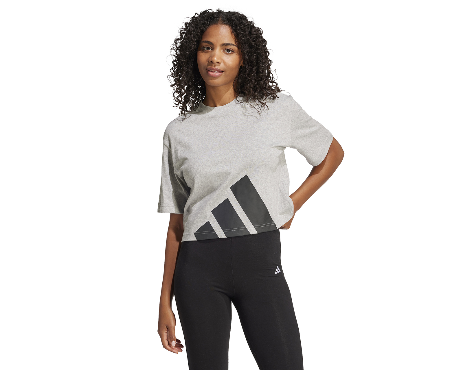 Foto 2 pulgar | Foto 1 | Playera Adidas Essentials para Mujer