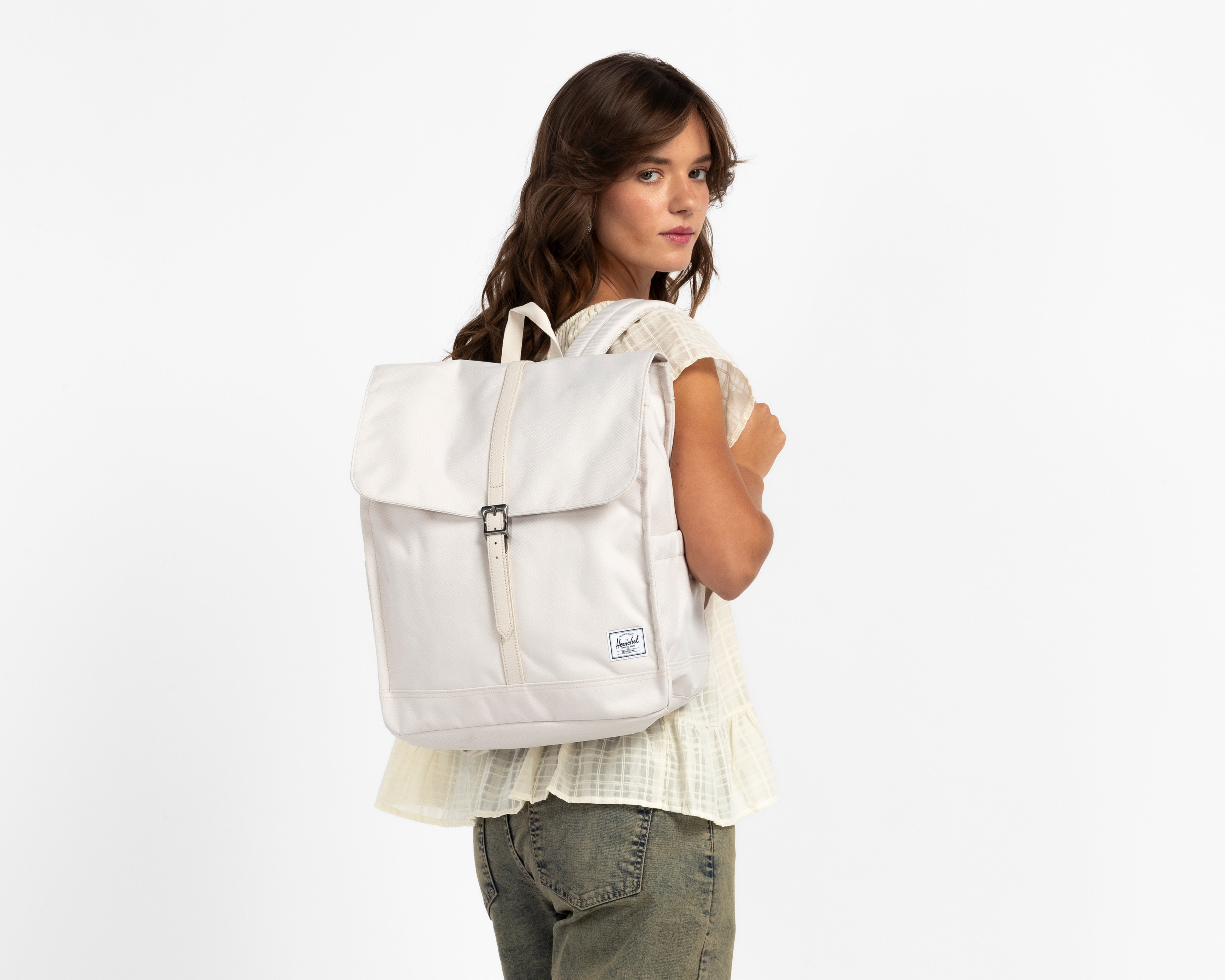 Foto 9 pulgar | Foto 8 | Mochila Herschel City Gris