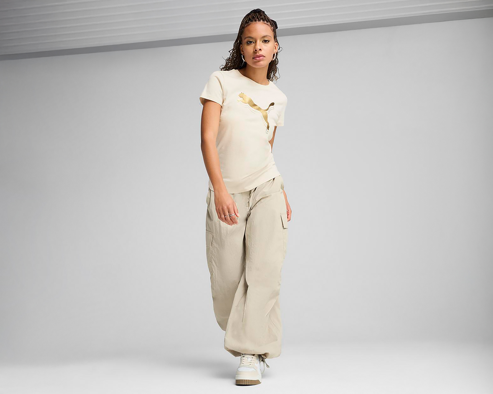 Foto 4 pulgar | Foto 3 | Playera Deportiva Puma Essentials Metallic para Mujer