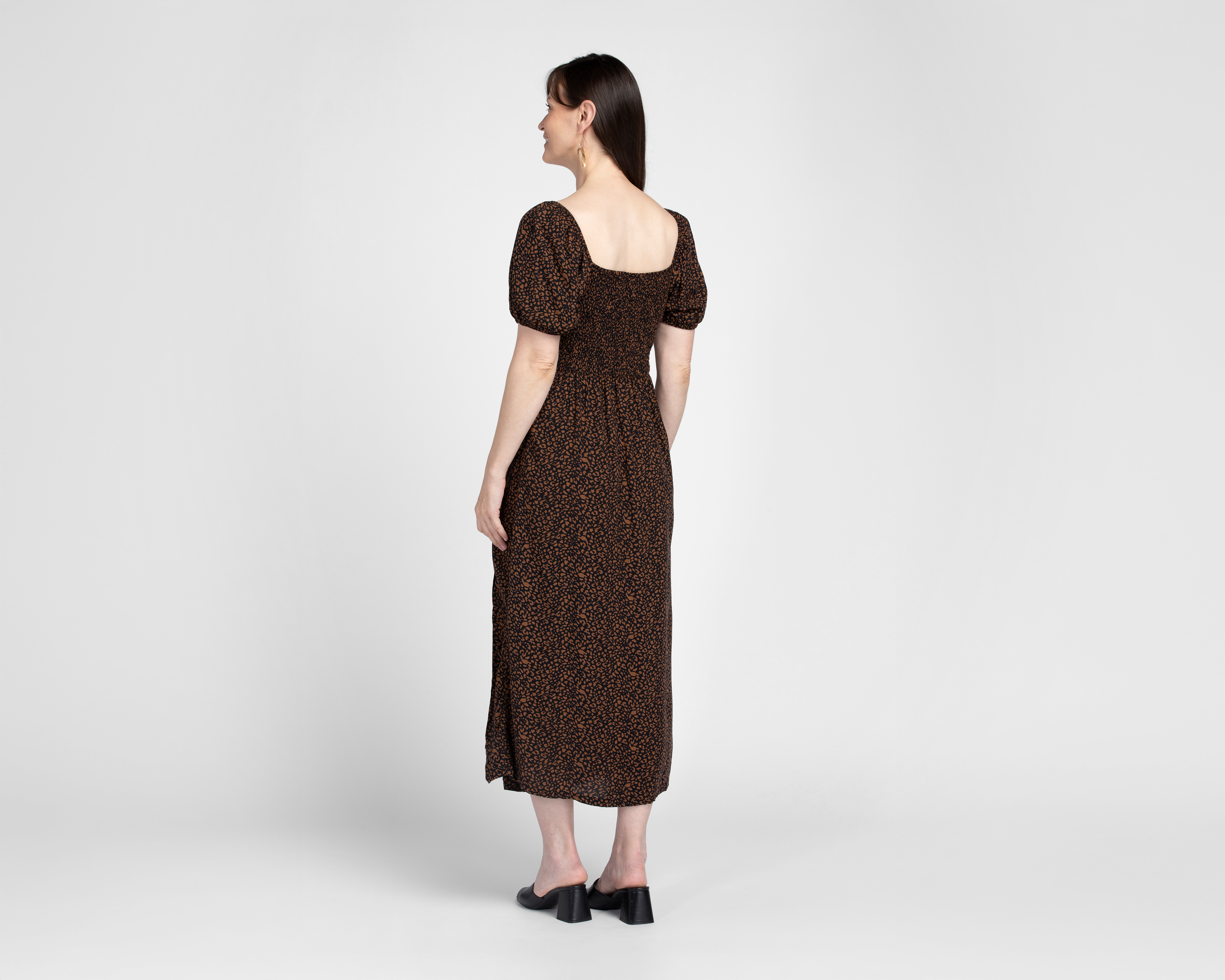 Foto 4 pulgar | Foto 3 | Vestido Casual Sahara Café Manga Corta con Abertura para Mujer