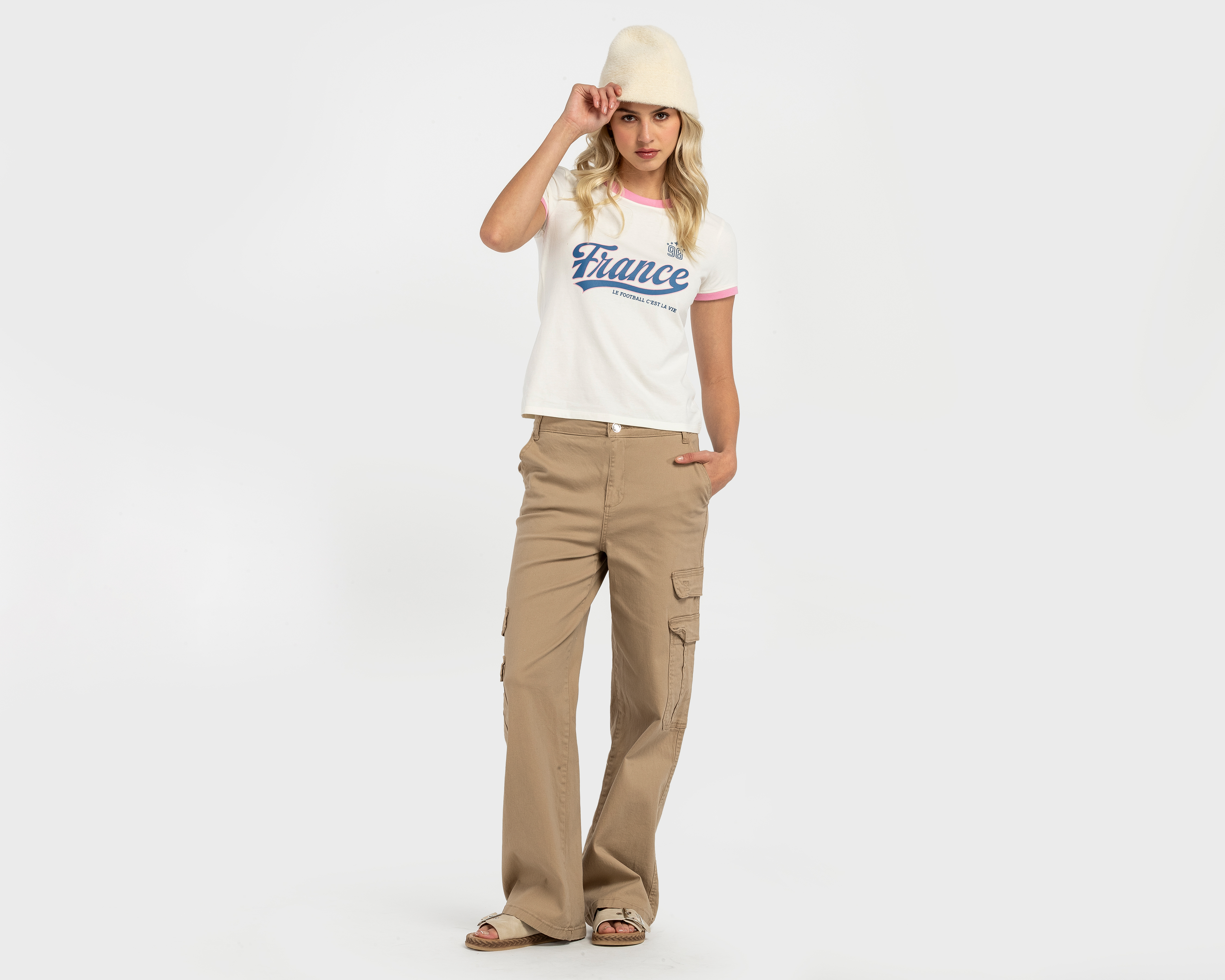 Foto 3 pulgar | Foto 2 | Pantalón Cargo Refill Caqui para Mujer