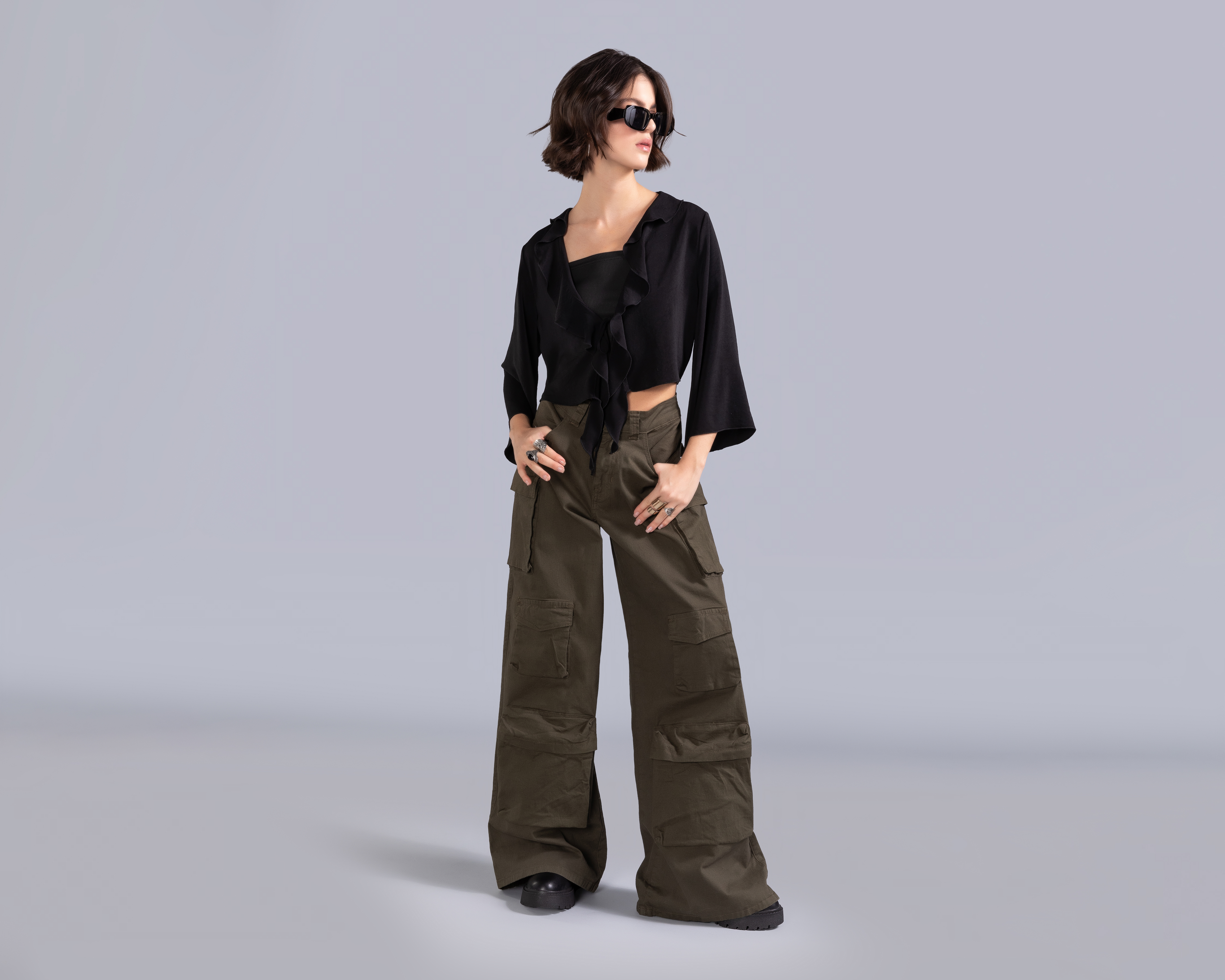 Blusa Manga Larga Crop con Olanes y Amarre Delantero Strona para Mujer