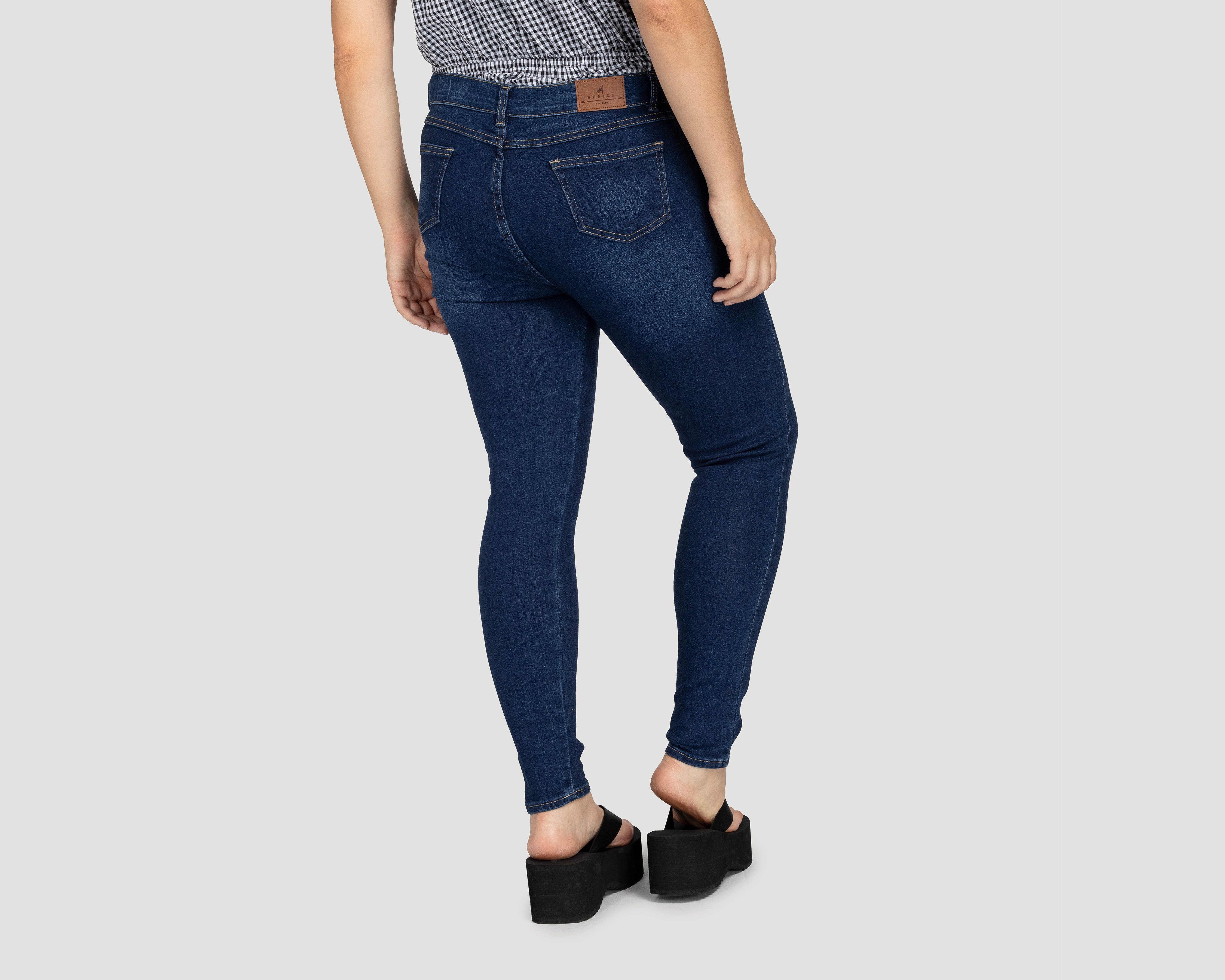 Foto 4 pulgar | Foto 3 | Jeans Refill Skinny Fit Deslavados