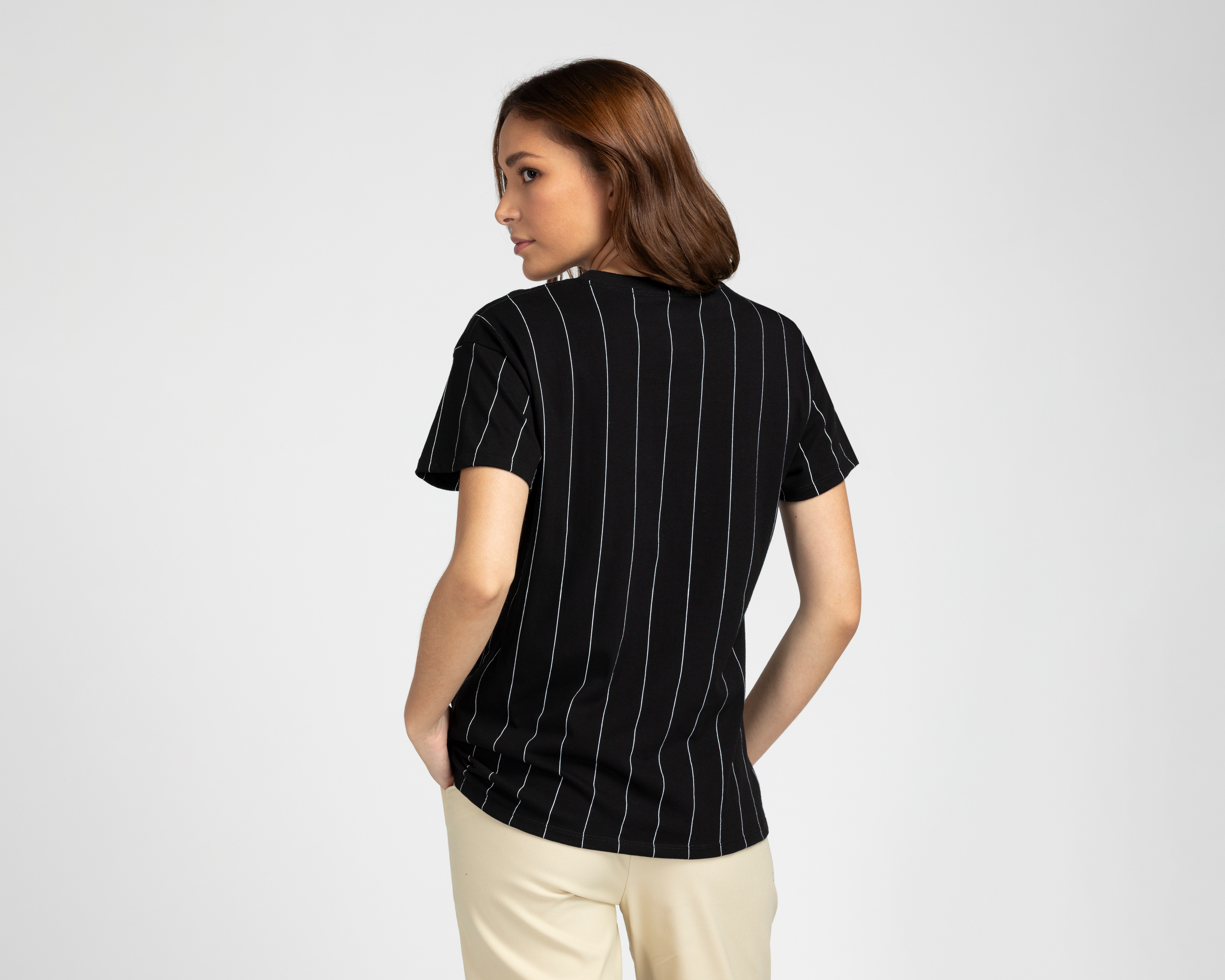 Foto 6 pulgar | Foto 5 | Playera Estampada Refill para Mujer