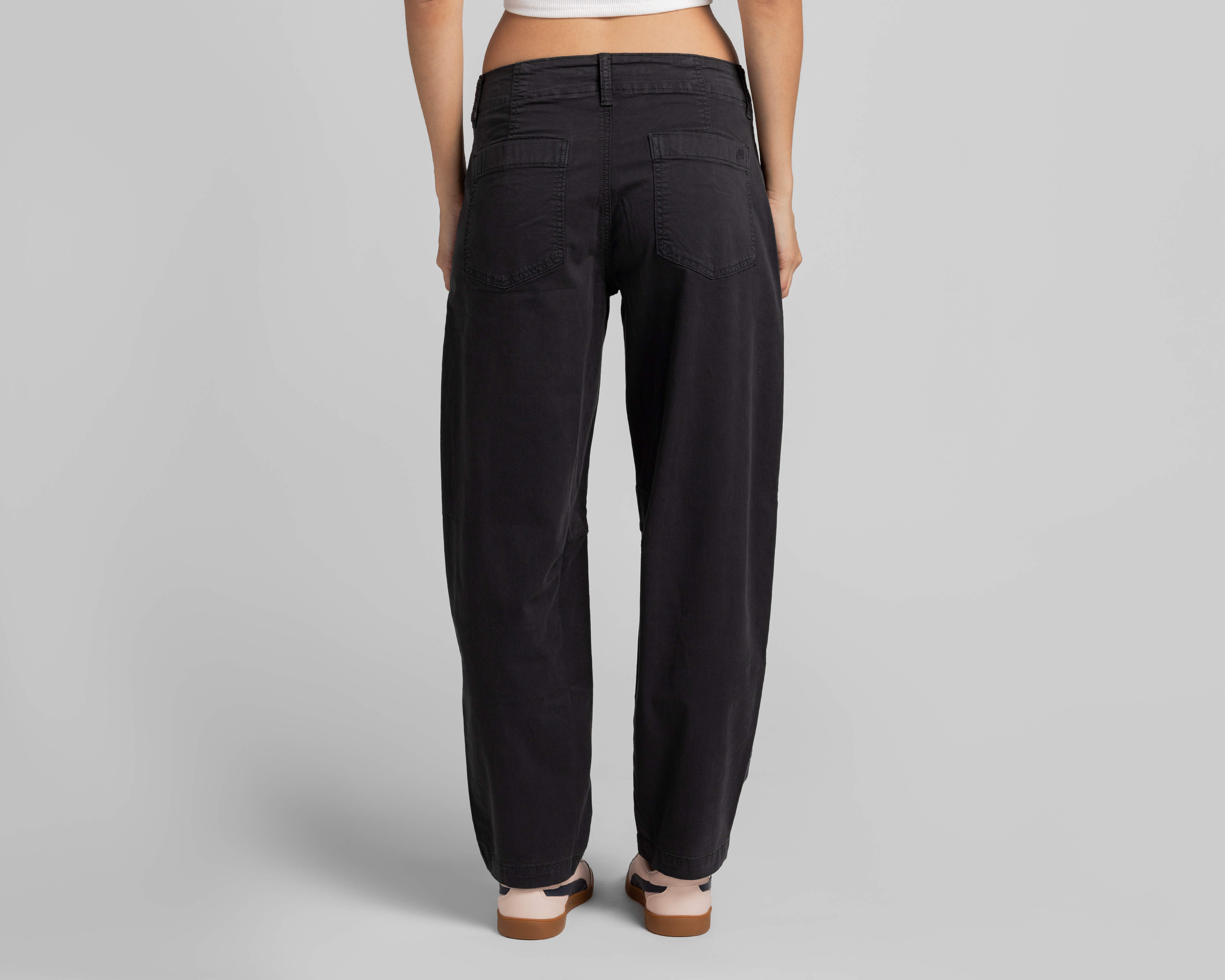 Foto 4 pulgar | Foto 3 | Pantalón American Eagle Stretch Barrel Pant para Mujer