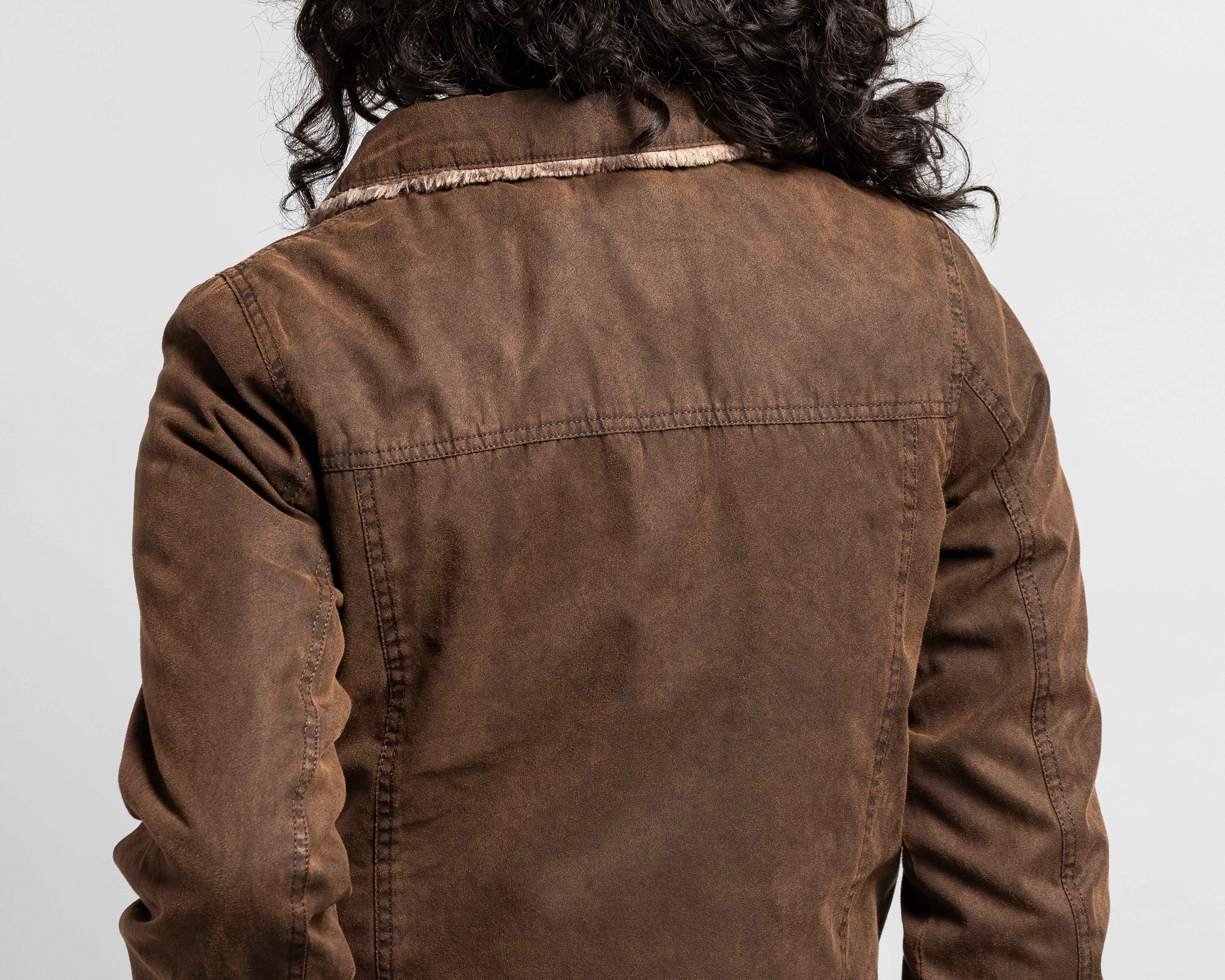 Foto 6 pulgar | Foto 5 | Chamarra Café Strona para Mujer