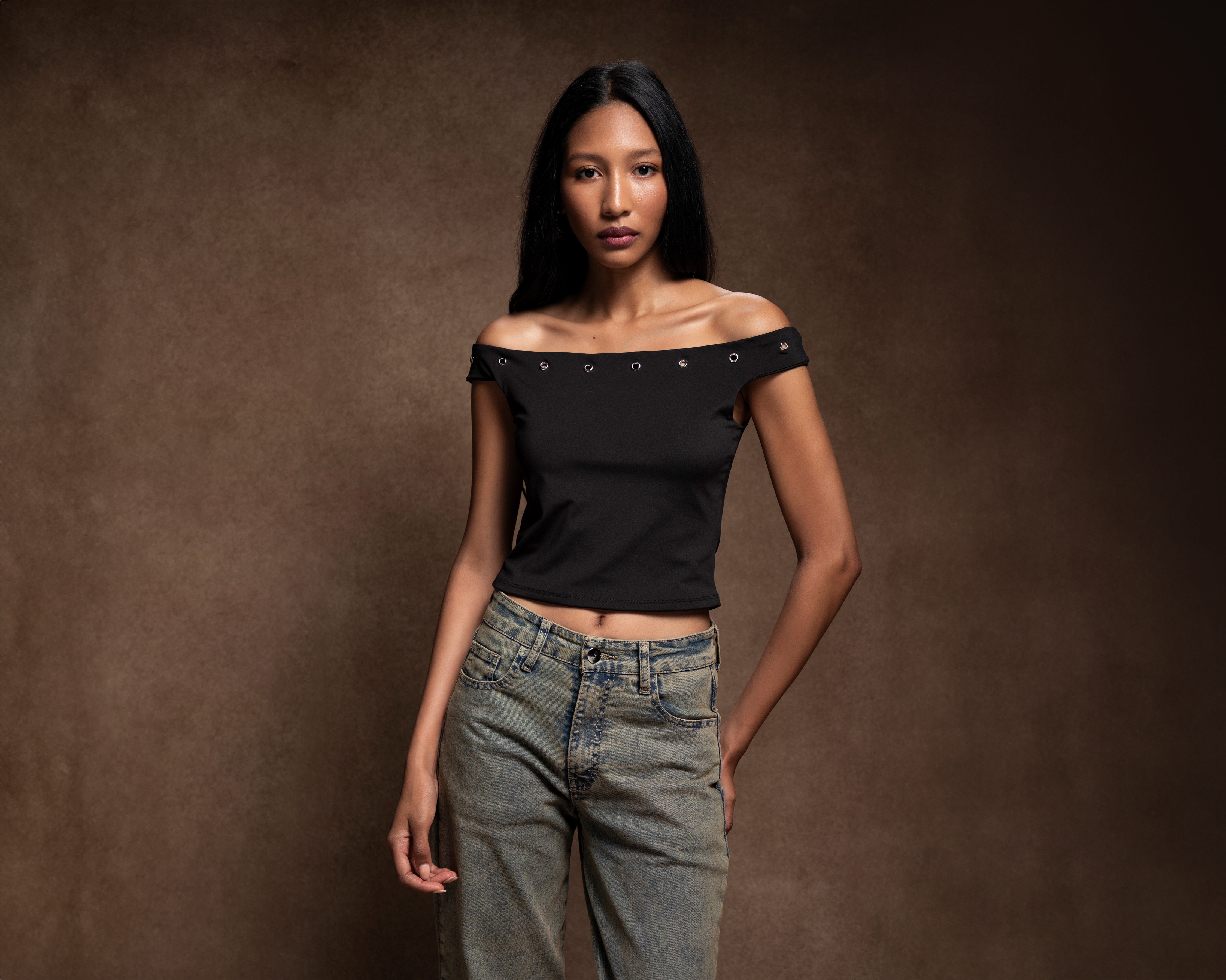 Foto 3 pulgar | Foto 2 | Playera Negra Strona para Mujer