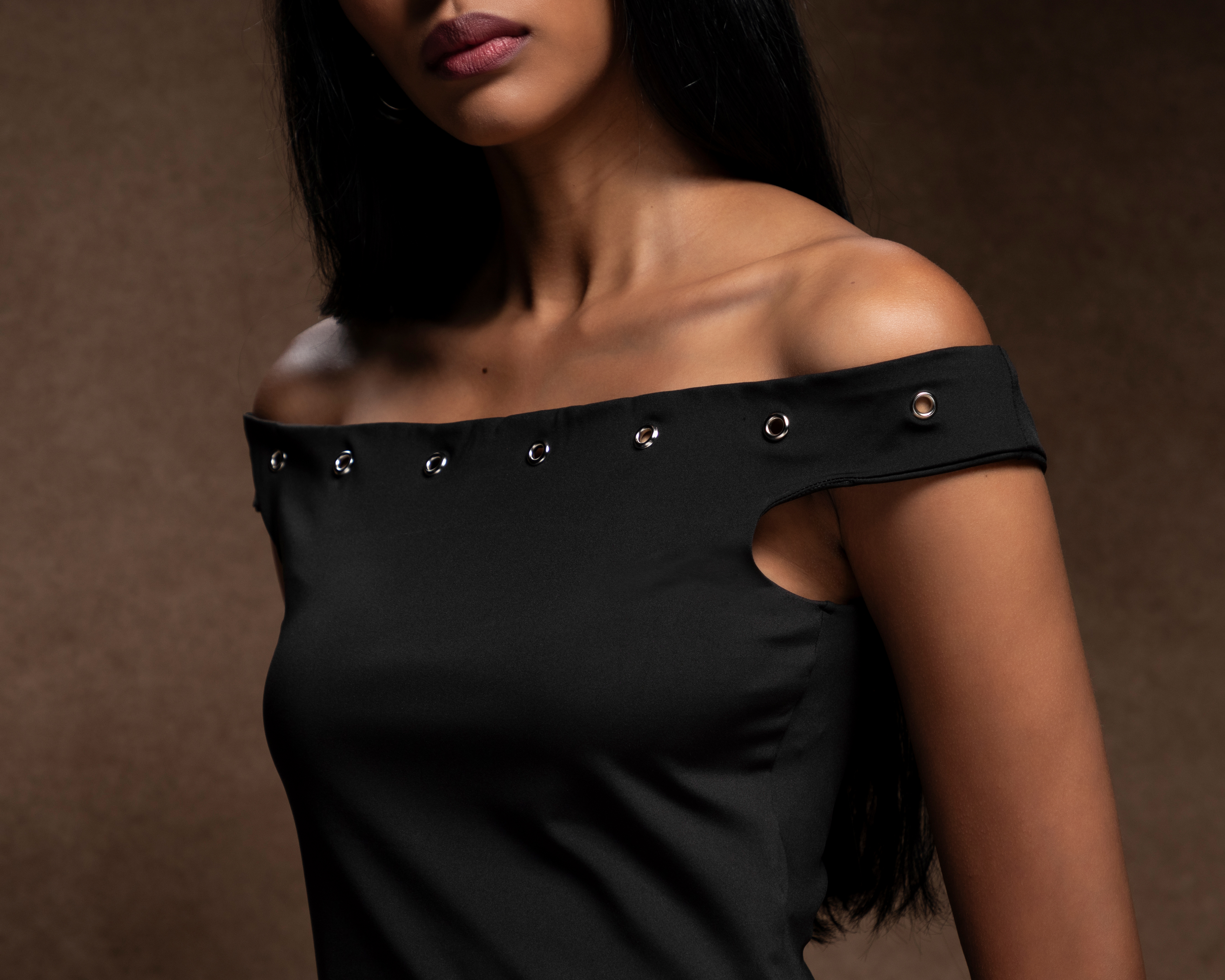 Foto 5 pulgar | Foto 4 | Playera Negra Strona para Mujer