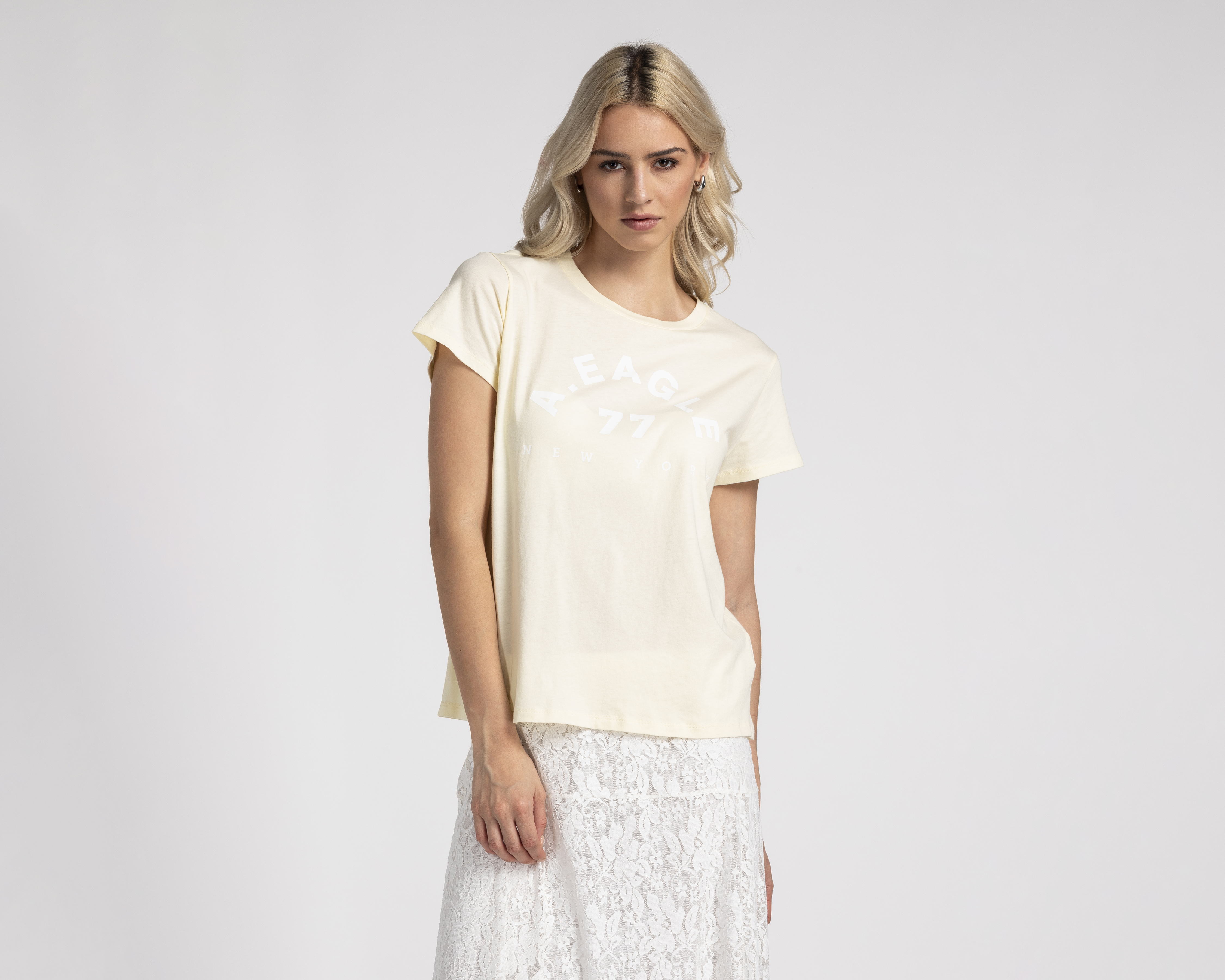 Foto 2 pulgar | Foto 1 | Playera Manga Corta American Eagle para Mujer