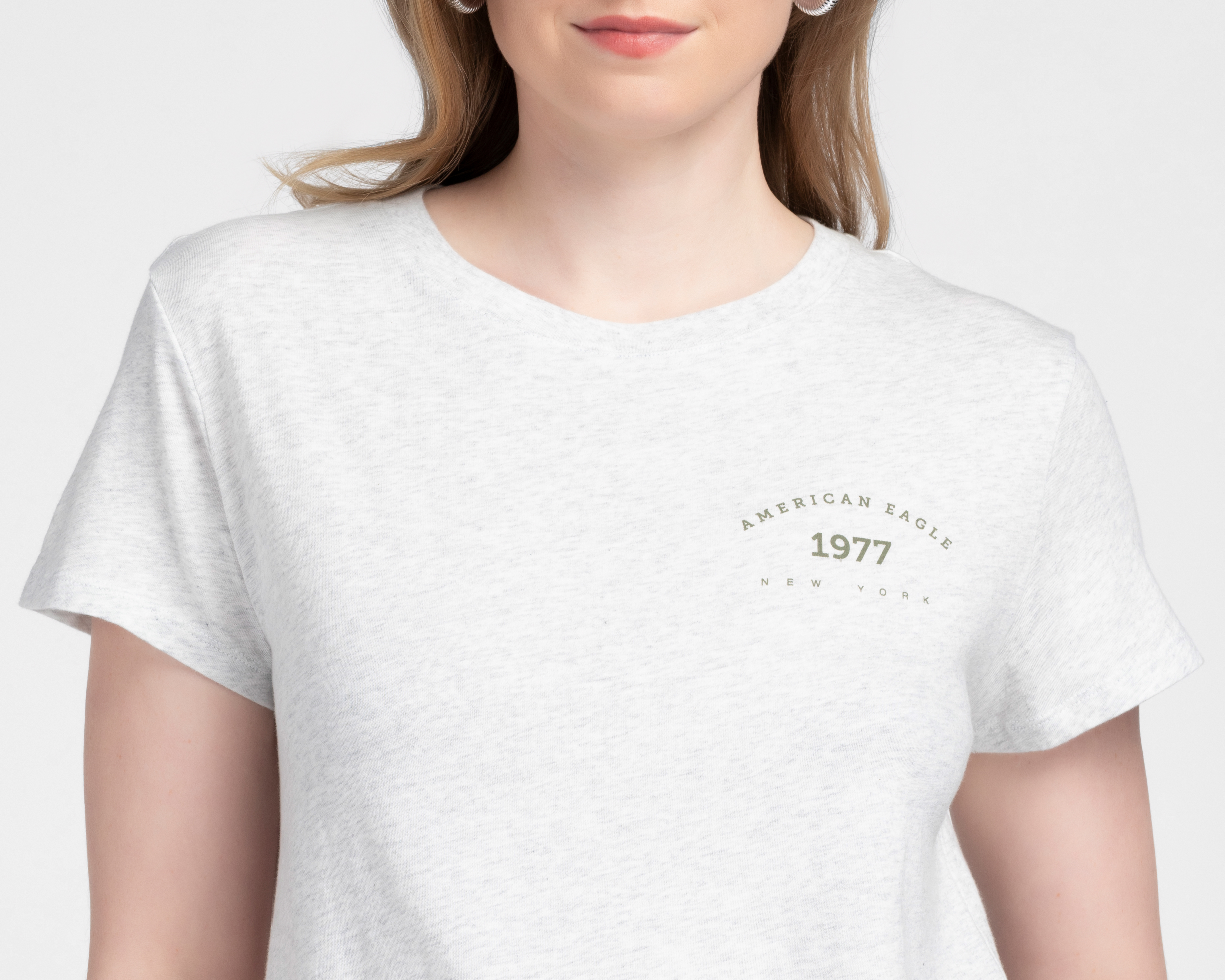 Foto 5 pulgar | Foto 4 | Playera Gris American Eagle para Mujer