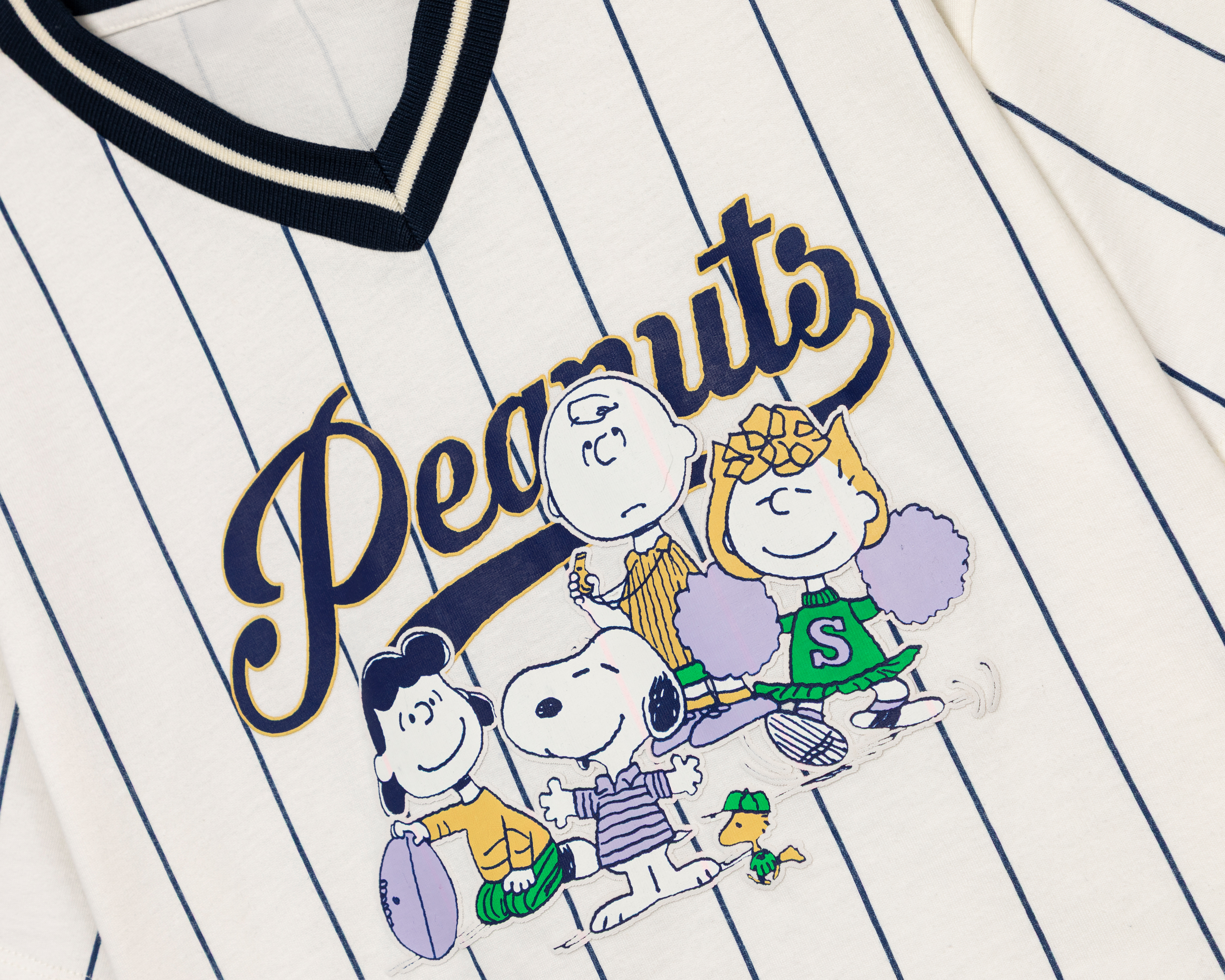 Foto 4 pulgar | Foto 3 | Playera Estampada Peanuts para Mujer