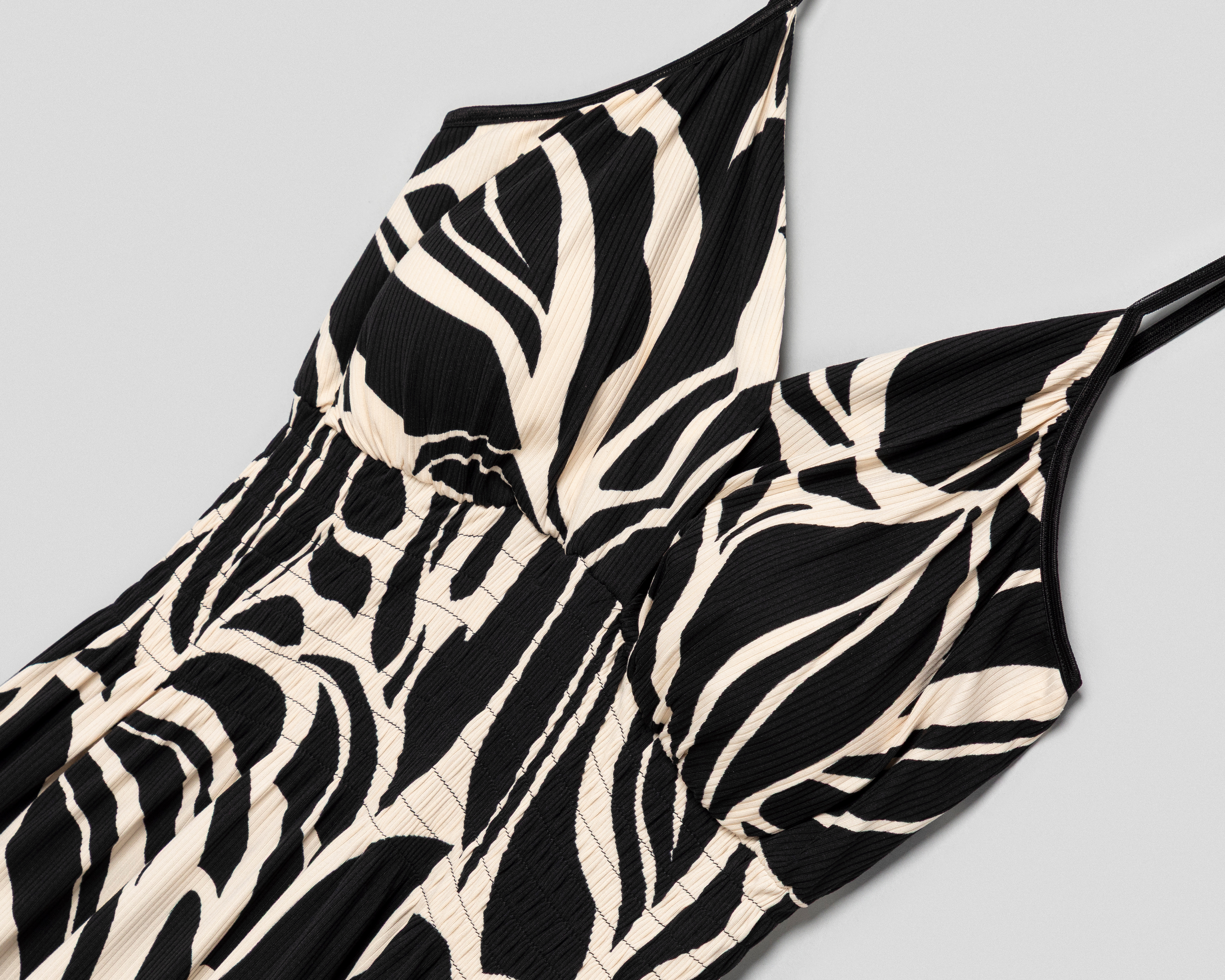 Foto 4 pulgar | Foto 3 | Vestido de Playa Lady Sun Negro con Tirantes para Mujer