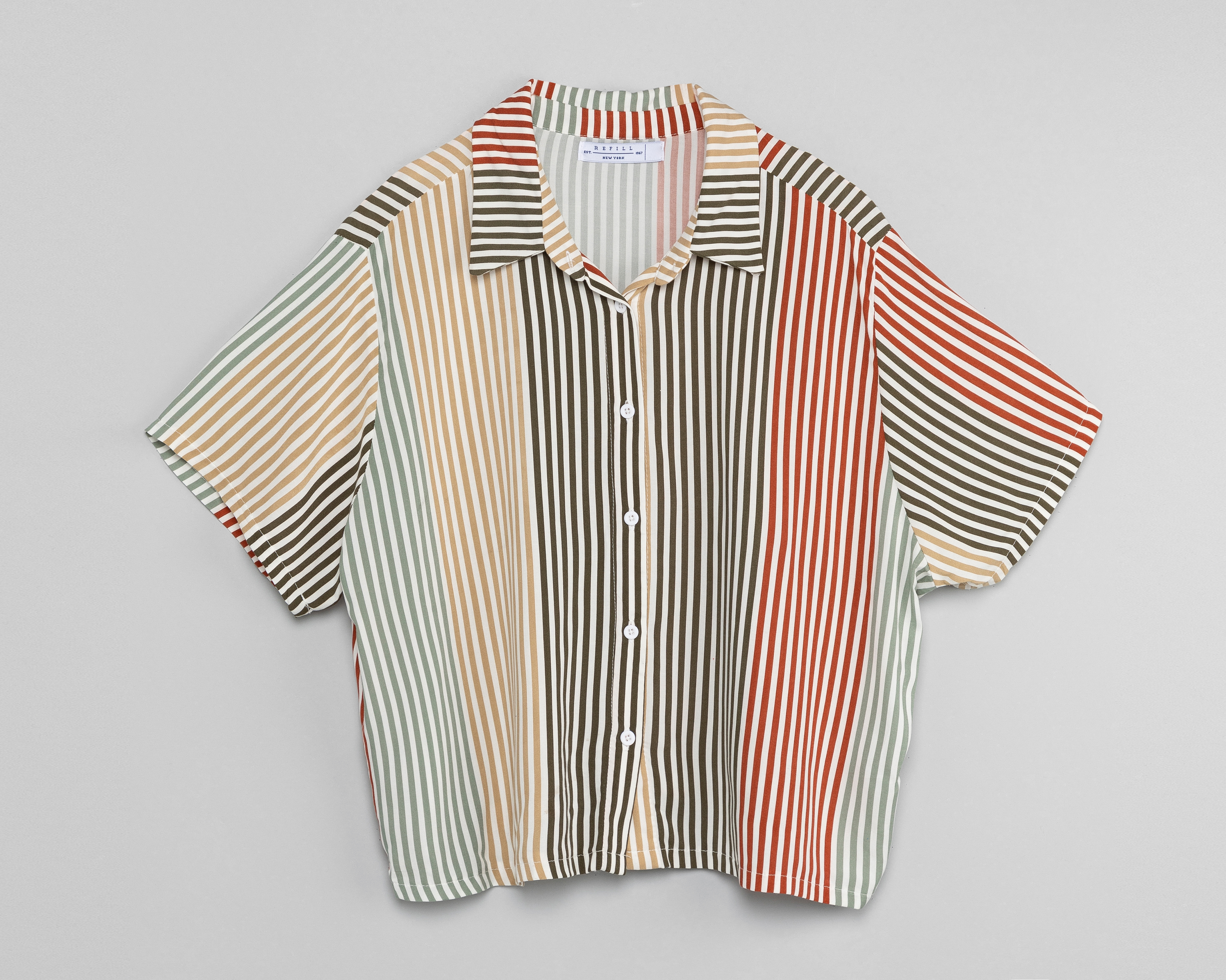 Blusa Refill Manga Corta con Botones