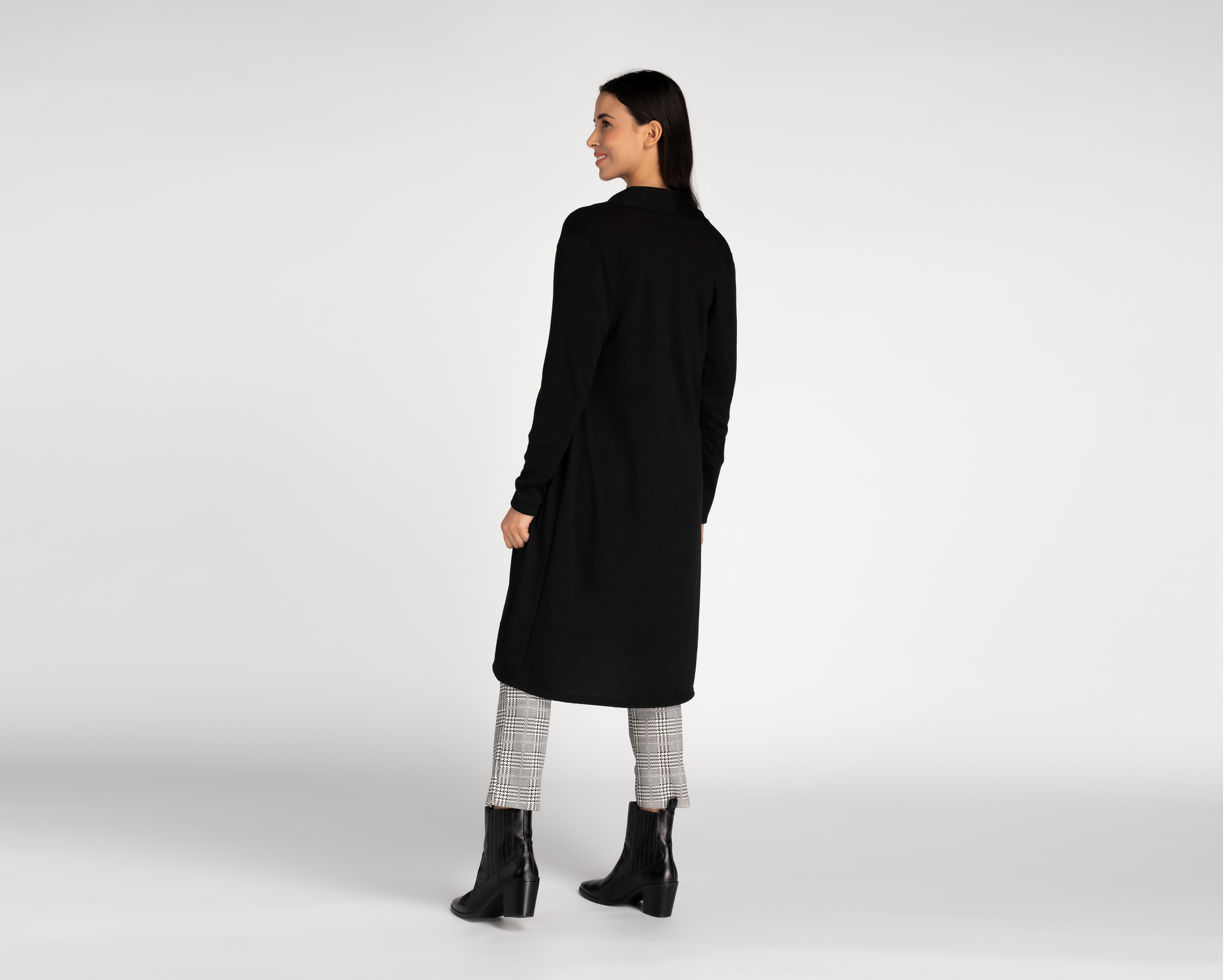 Foto 4 pulgar | Foto 3 | Cárdigan Sahara Negro