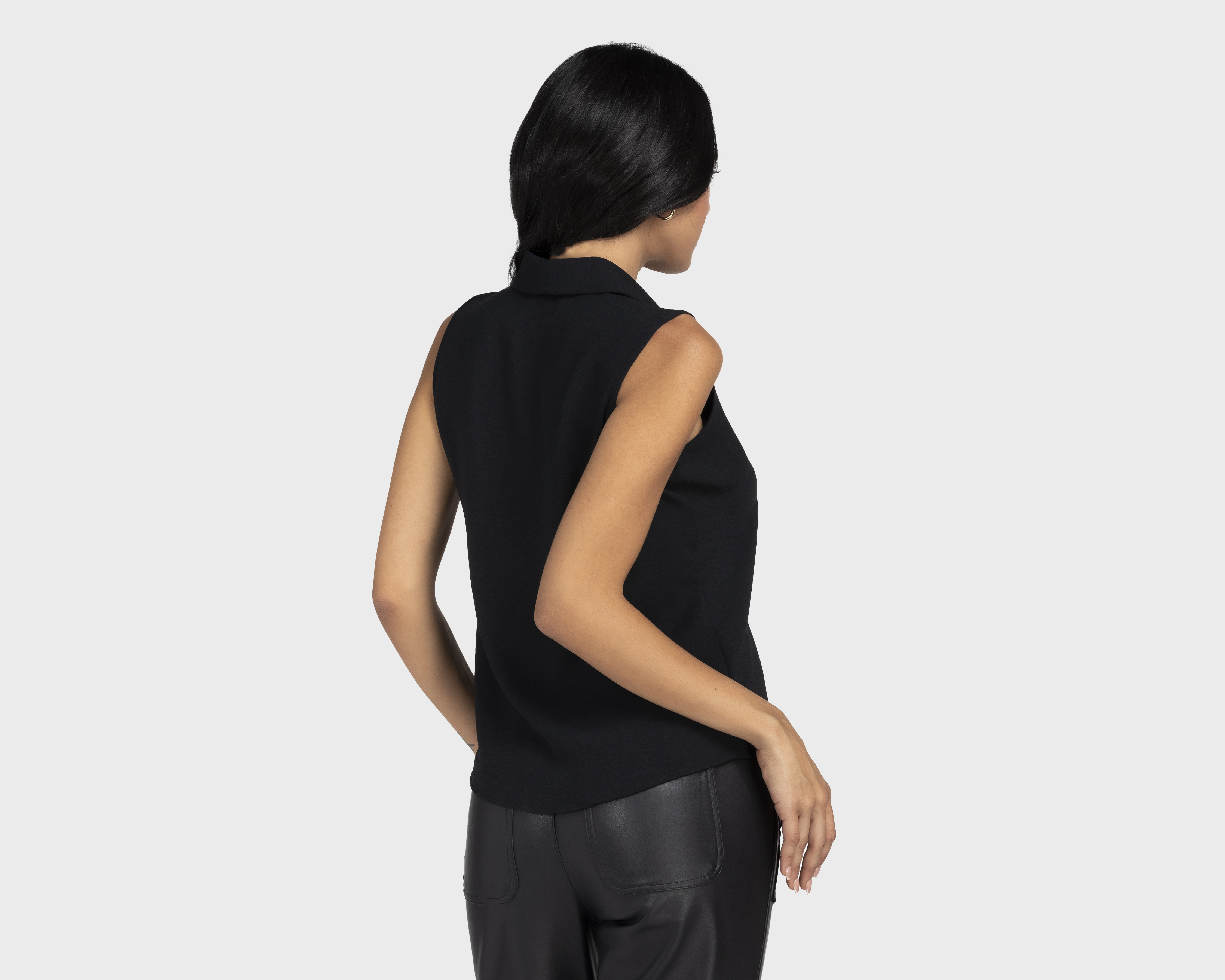 Foto 4 pulgar | Foto 3 | Blusa Jennifer Lopez sin Mangas con Botones