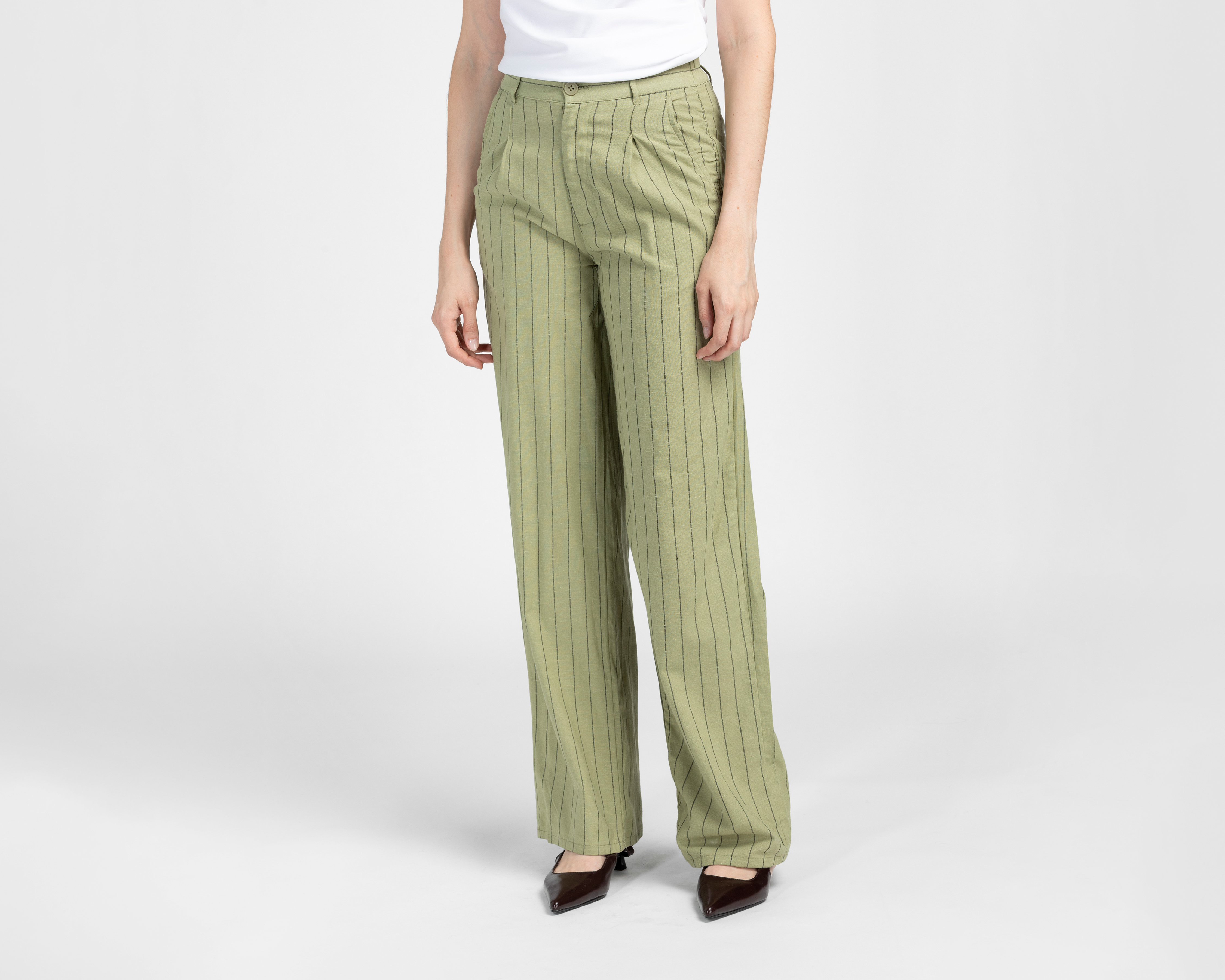 Foto 2 pulgar | Foto 1 | Pantalón de Vestir Sahara Verde para Mujer