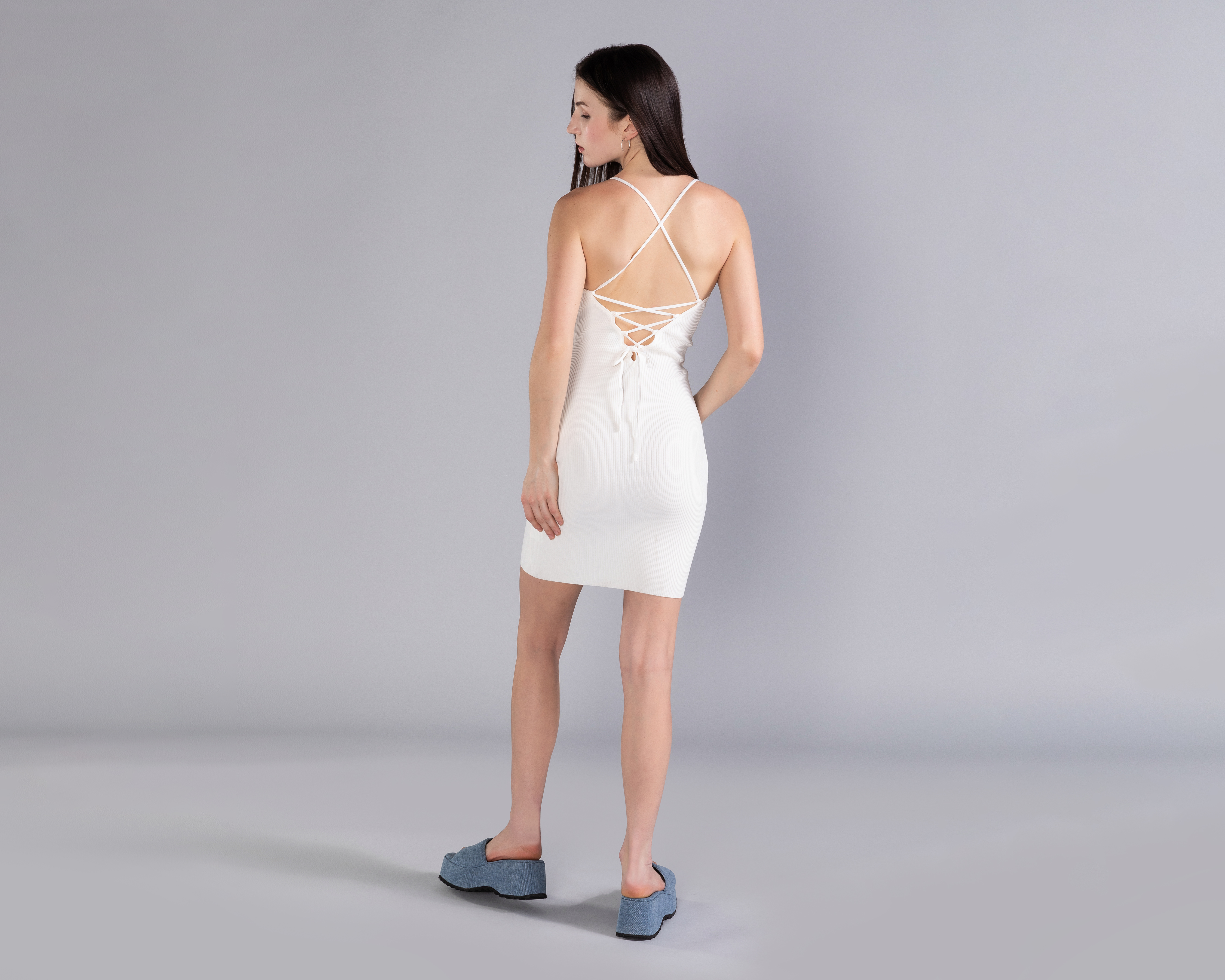 Foto 4 pulgar | Foto 3 | Vestido Corto Halter Tejido Strona para Mujer