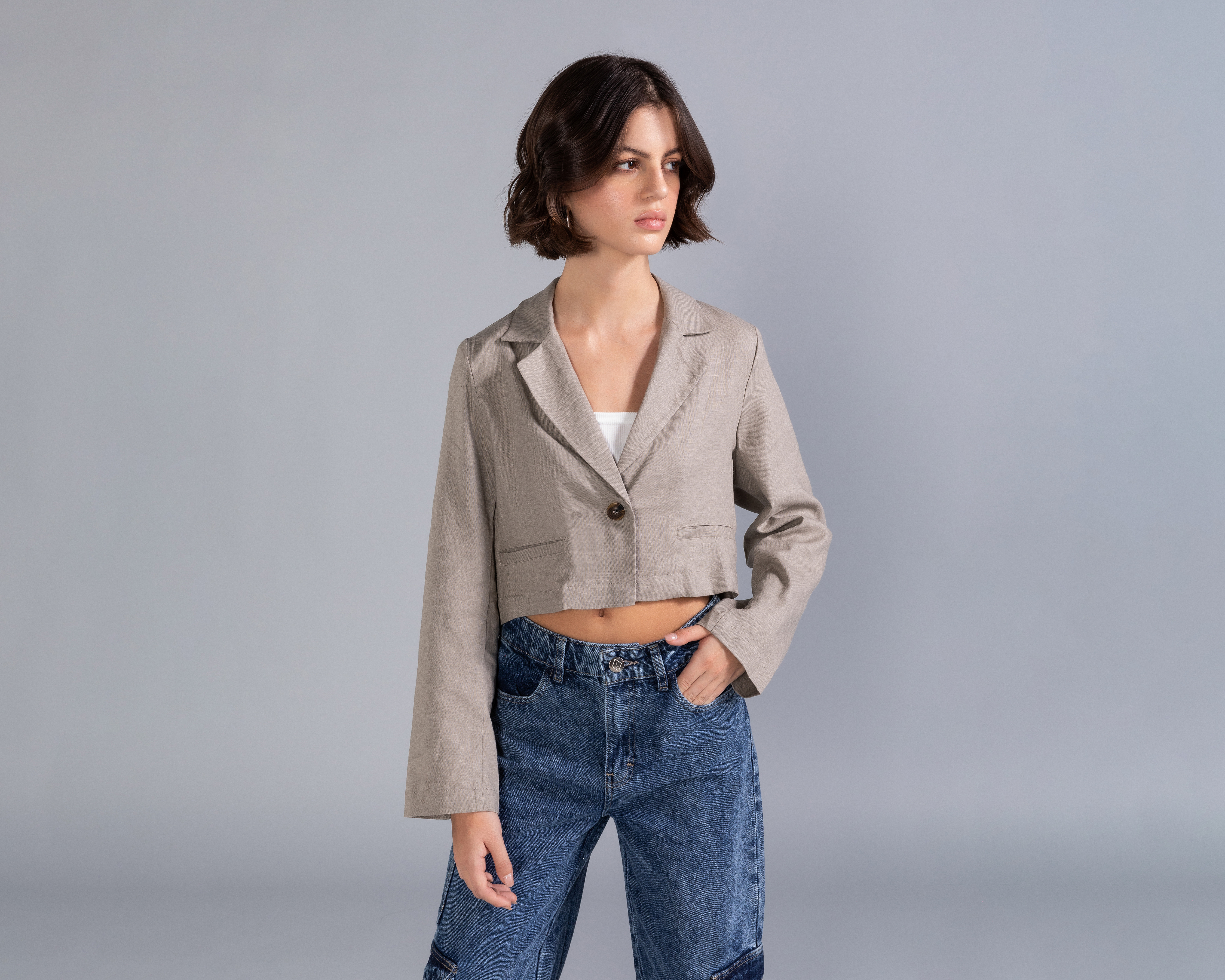 Foto 3 pulgar | Foto 2 | Blazer Crop Solapa Strona para Mujer