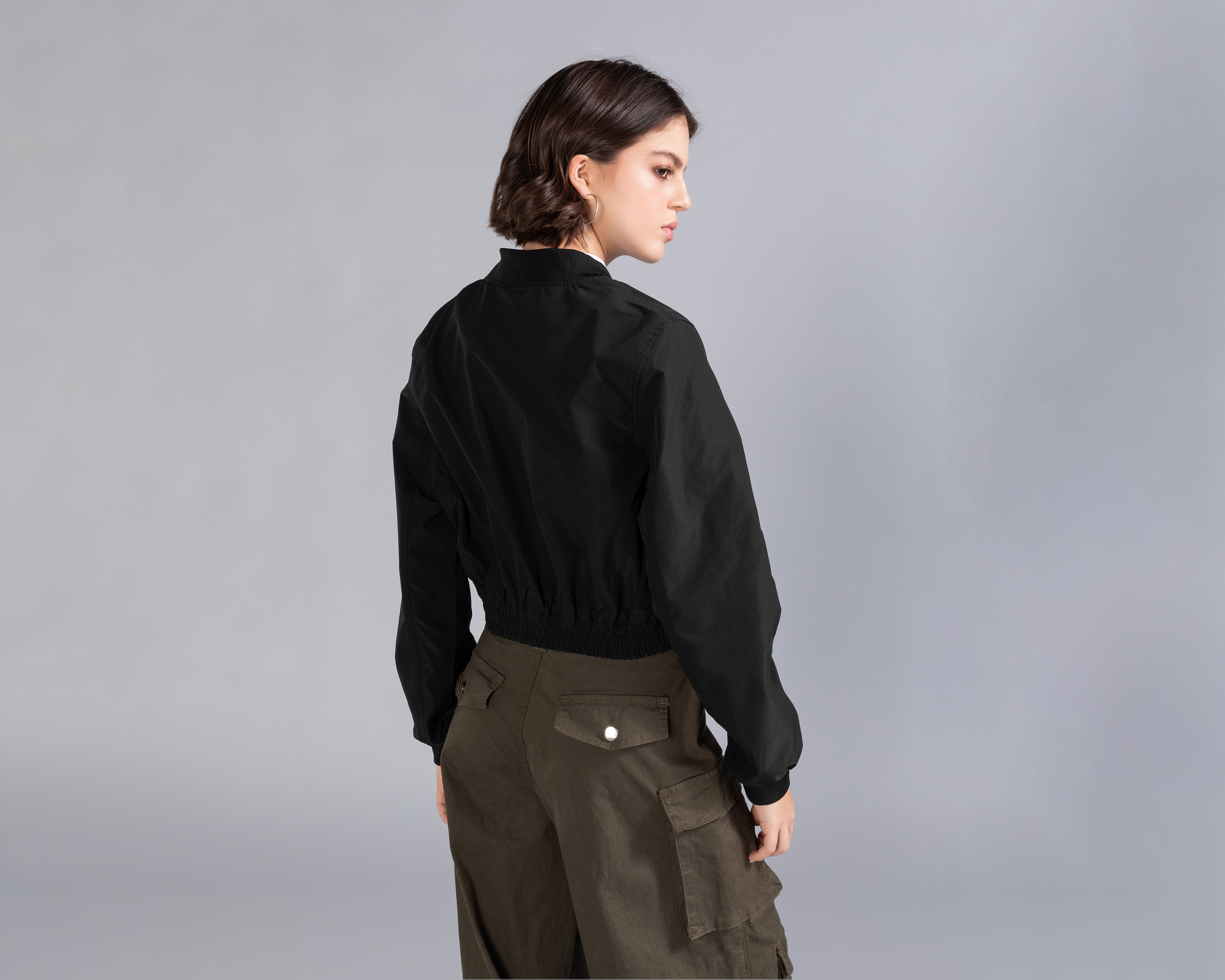 Foto 4 pulgar | Foto 3 | Chamarra Bomber Strona para Mujer