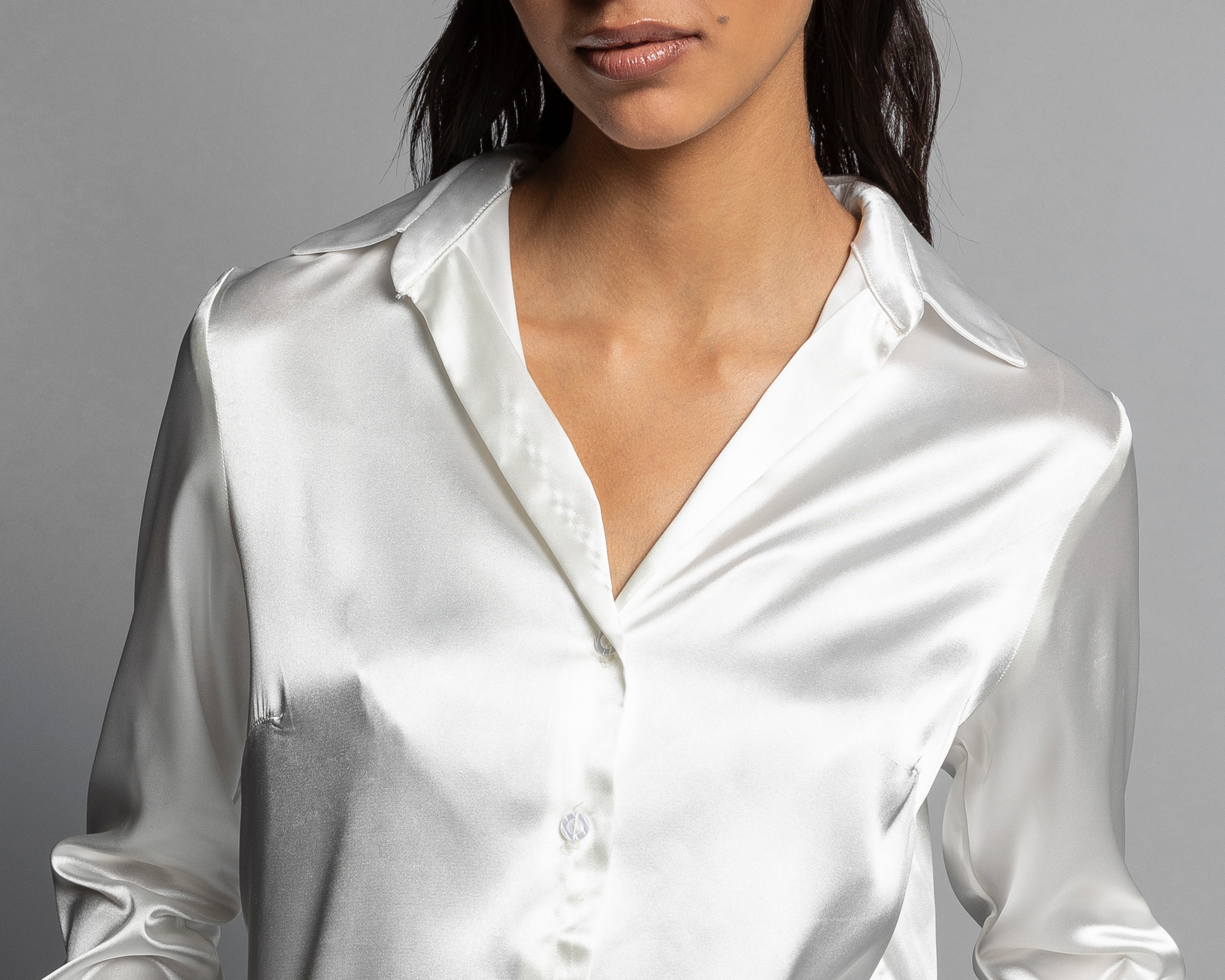 Foto 5 pulgar | Foto 4 | Blusa Satinada Strona para Mujer