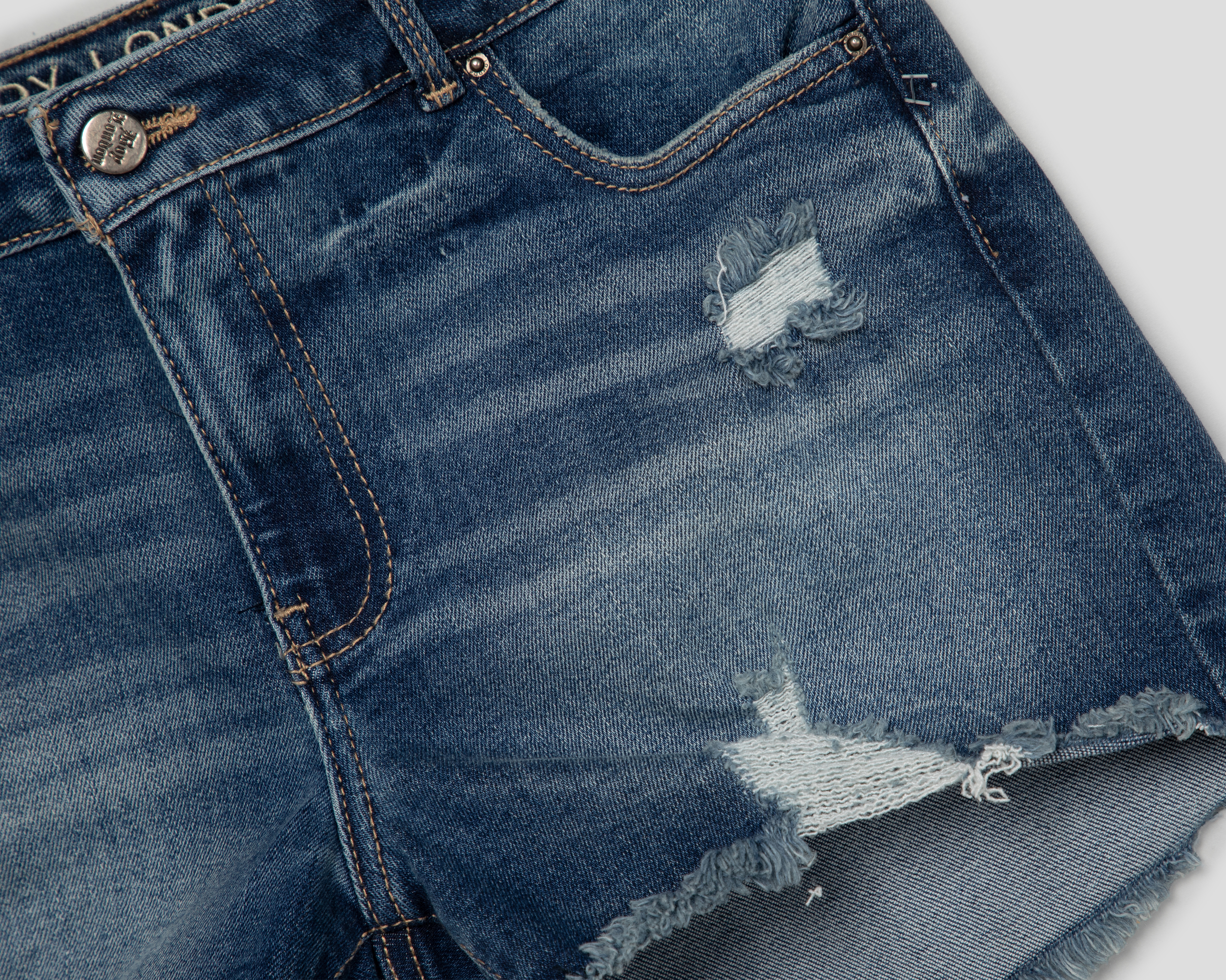 Foto 4 pulgar | Foto 3 | Short Boy London de Mezclilla para Mujer