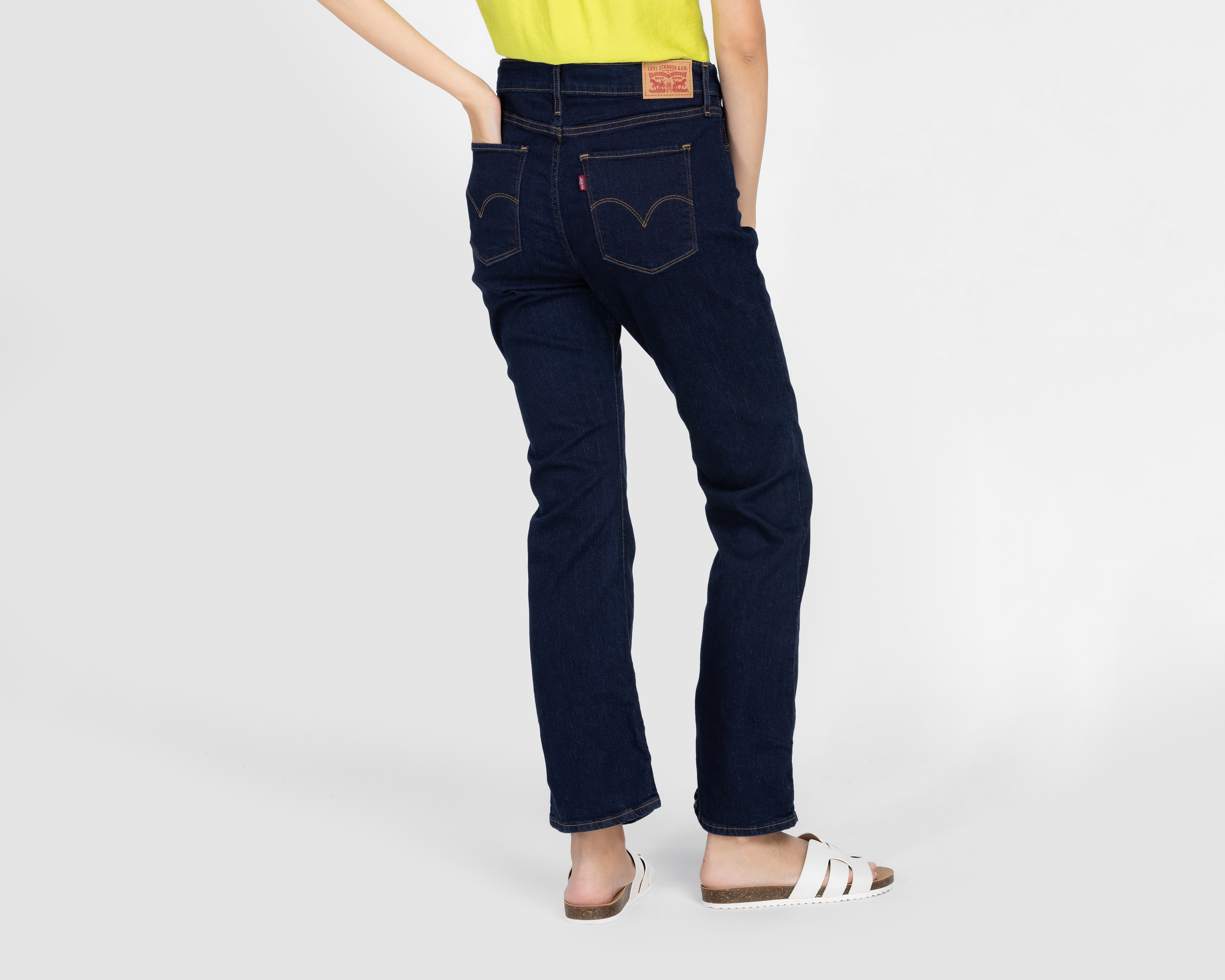 Foto 4 pulgar | Foto 3 | Jeans Levi's 315 Shaping Boot para Mujer