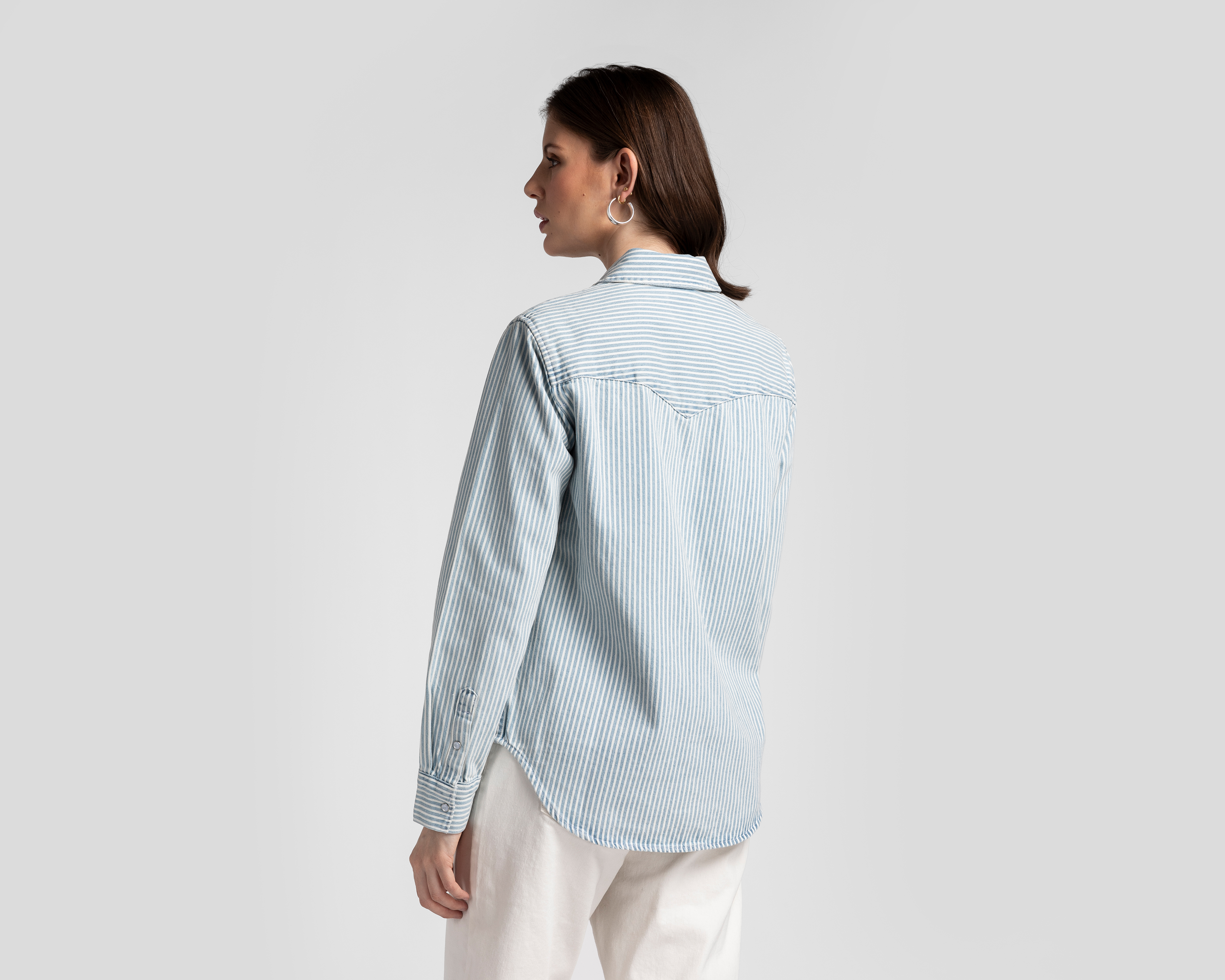 Foto 4 pulgar | Foto 3 | Camisa Levi's de Rayas para Mujer