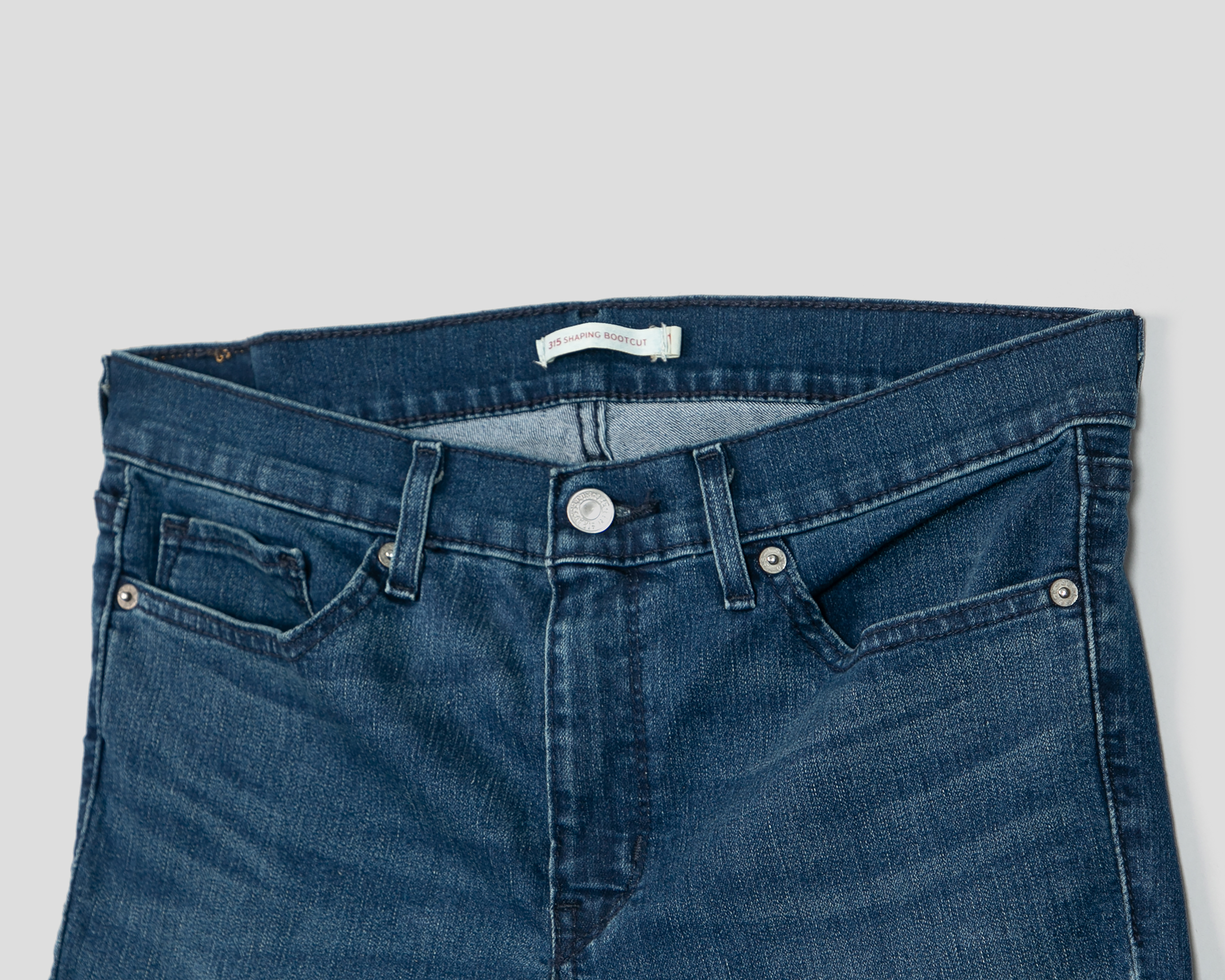 Foto 4 pulgar | Foto 3 | Jeans Levi's 315 Shaping Bootcut para Mujer