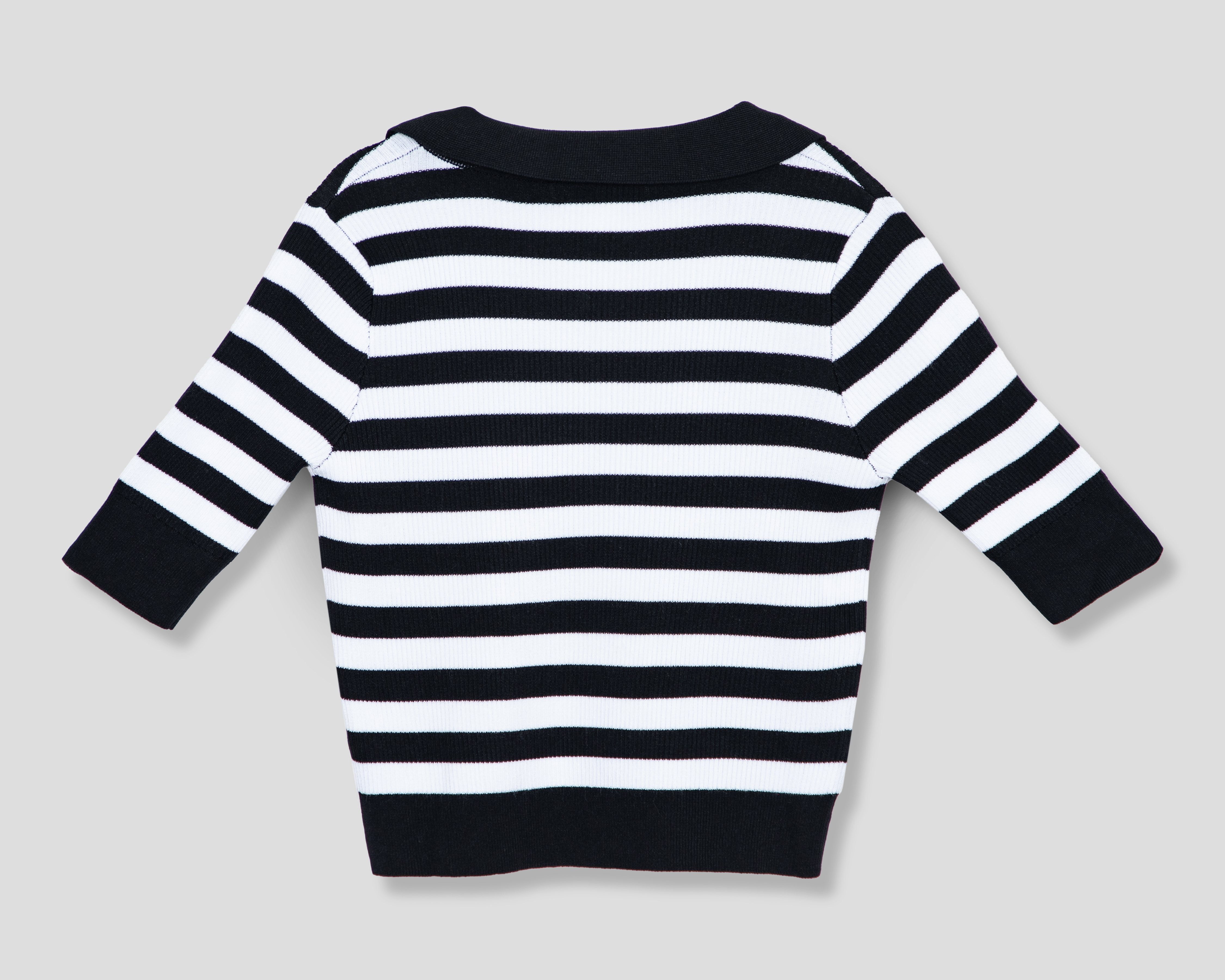 Foto 3 pulgar | Foto 2 | Playera Polo Forever 21 Negra Juvenil