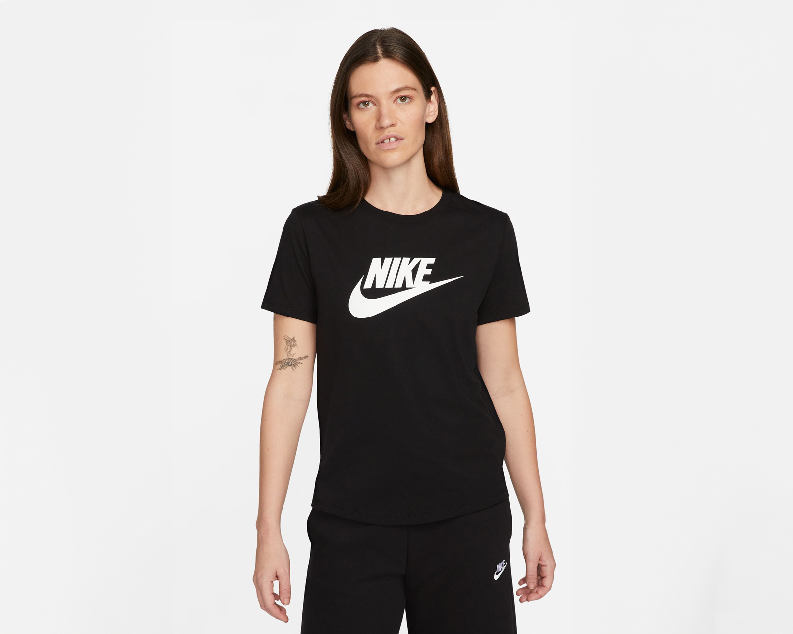 Playera Deportiva Nike Sportswear Essentials para Mujer