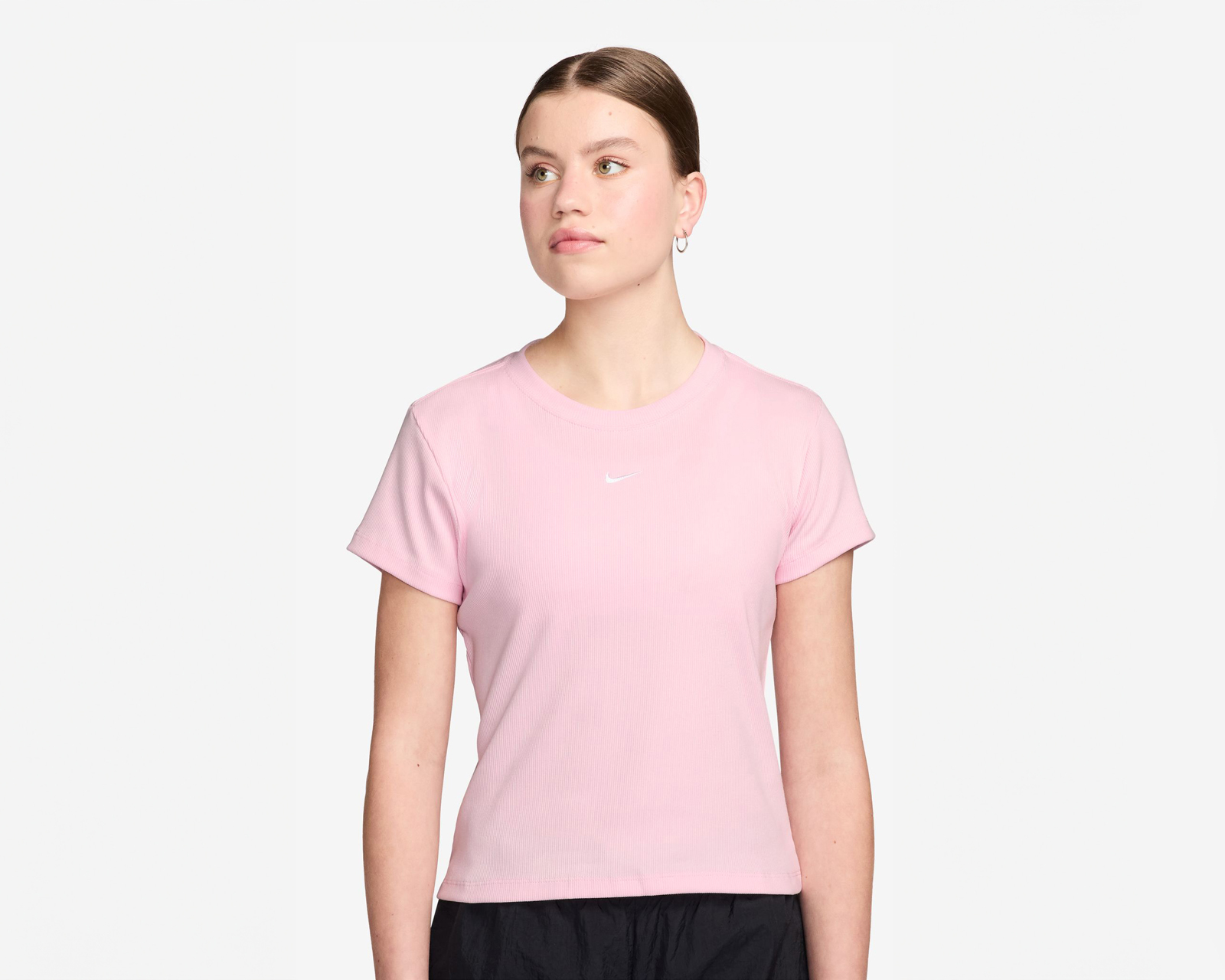 Foto 2 pulgar | Foto 1 | Playera Deportiva Nike Sportswear para Mujer