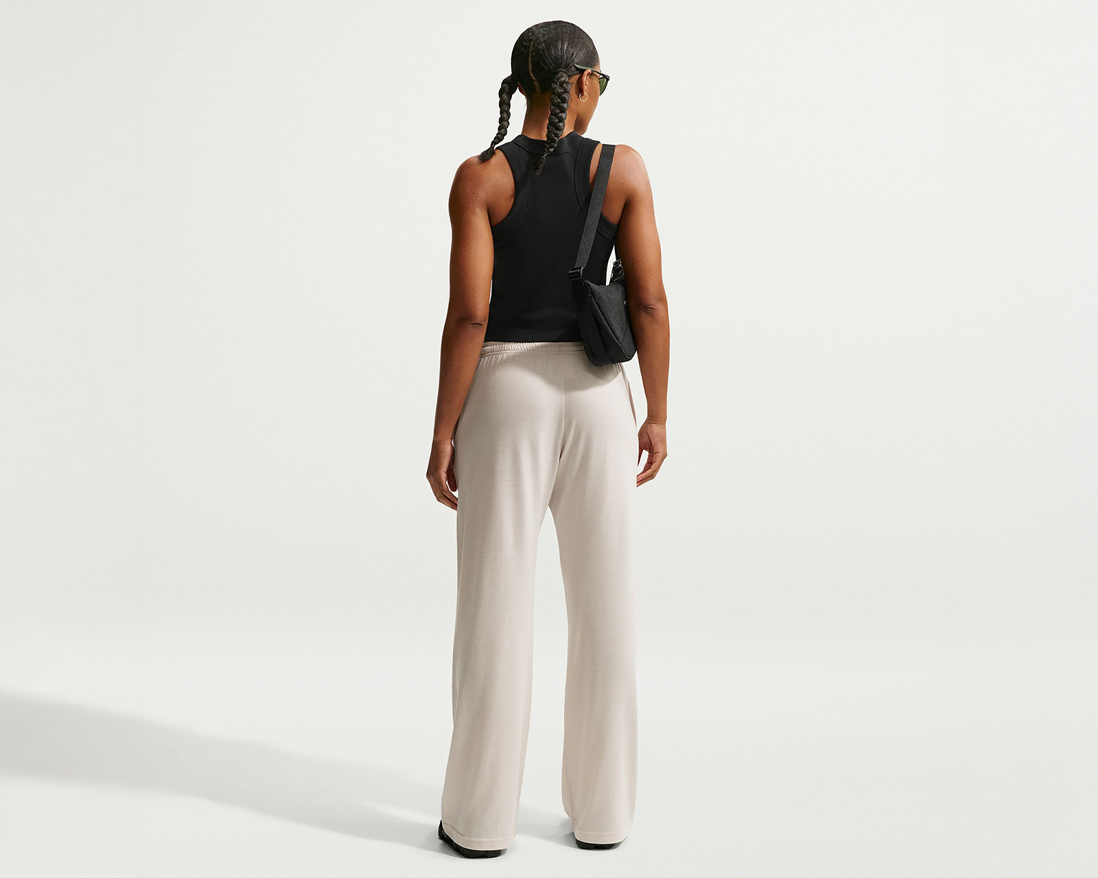 Foto 2 | Foto 2 | Pants Deportivos Nike para Mujer