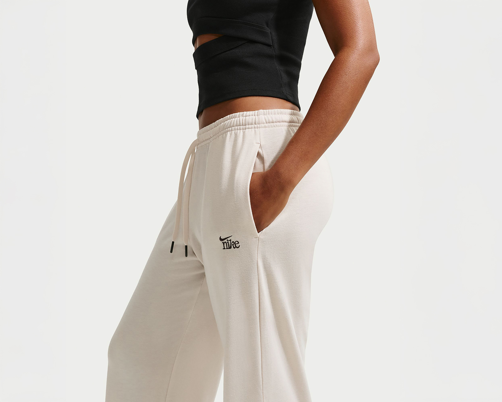 Foto 4 pulgar | Foto 3 | Pants Deportivos Nike para Mujer