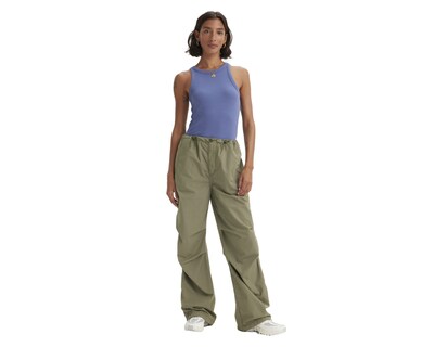 Foto 4 | Foto 4 | Pantalón Levi's Parachute para Mujer